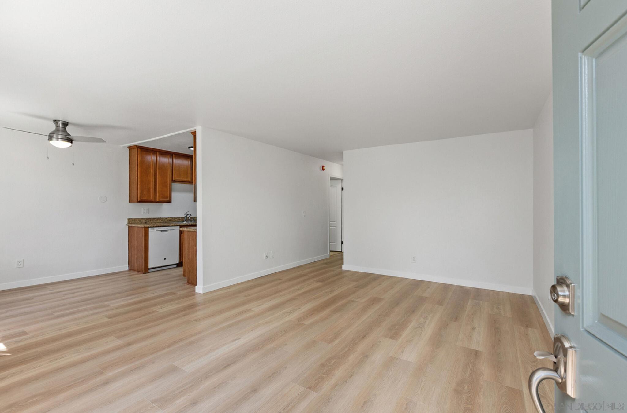 Detail Gallery Image 5 of 26 For 1240 N Broadway  #54,  Escondido,  CA 92026 - 2 Beds | 1/1 Baths