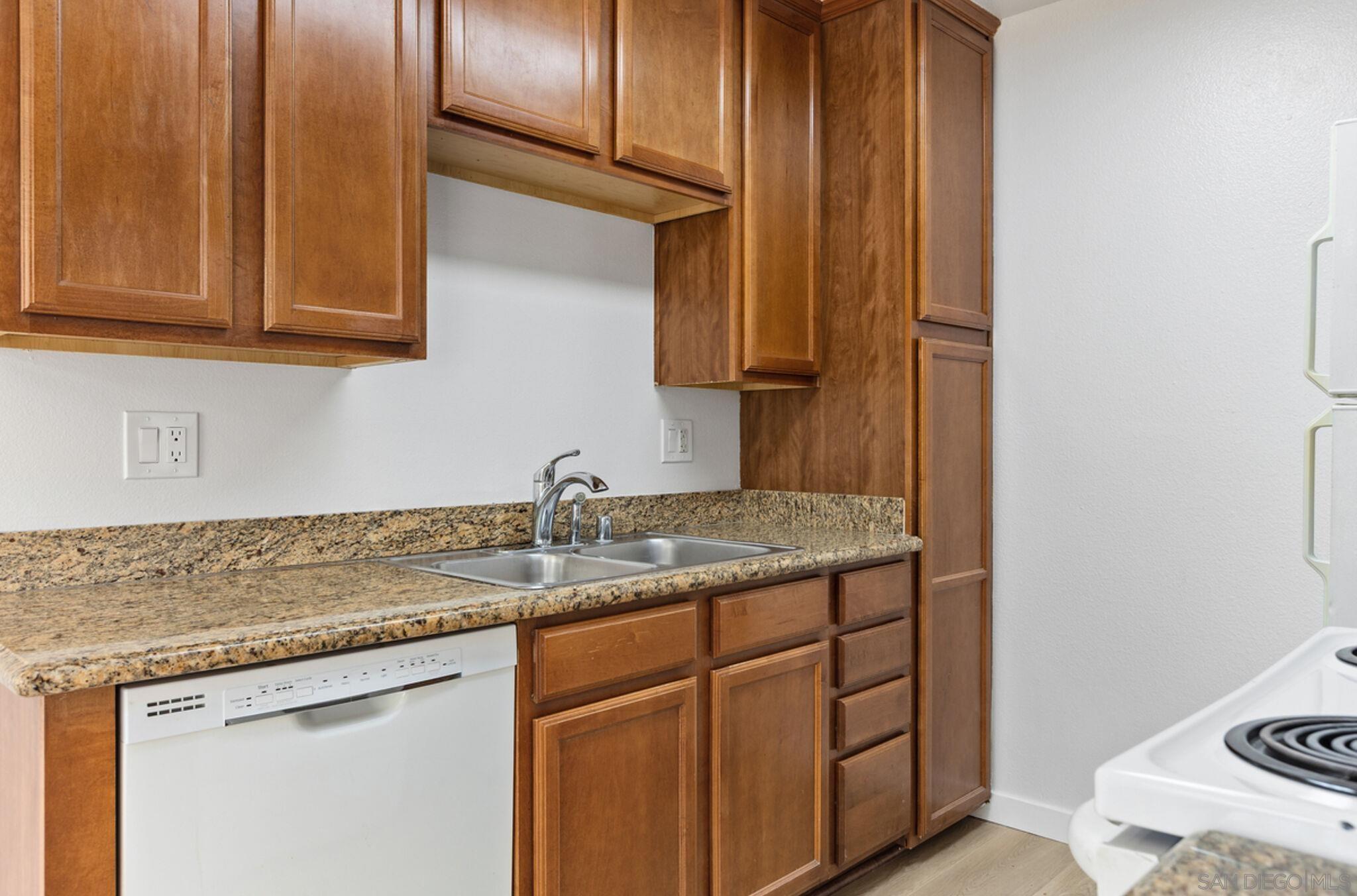 Detail Gallery Image 7 of 26 For 1240 N Broadway  #54,  Escondido,  CA 92026 - 2 Beds | 1/1 Baths