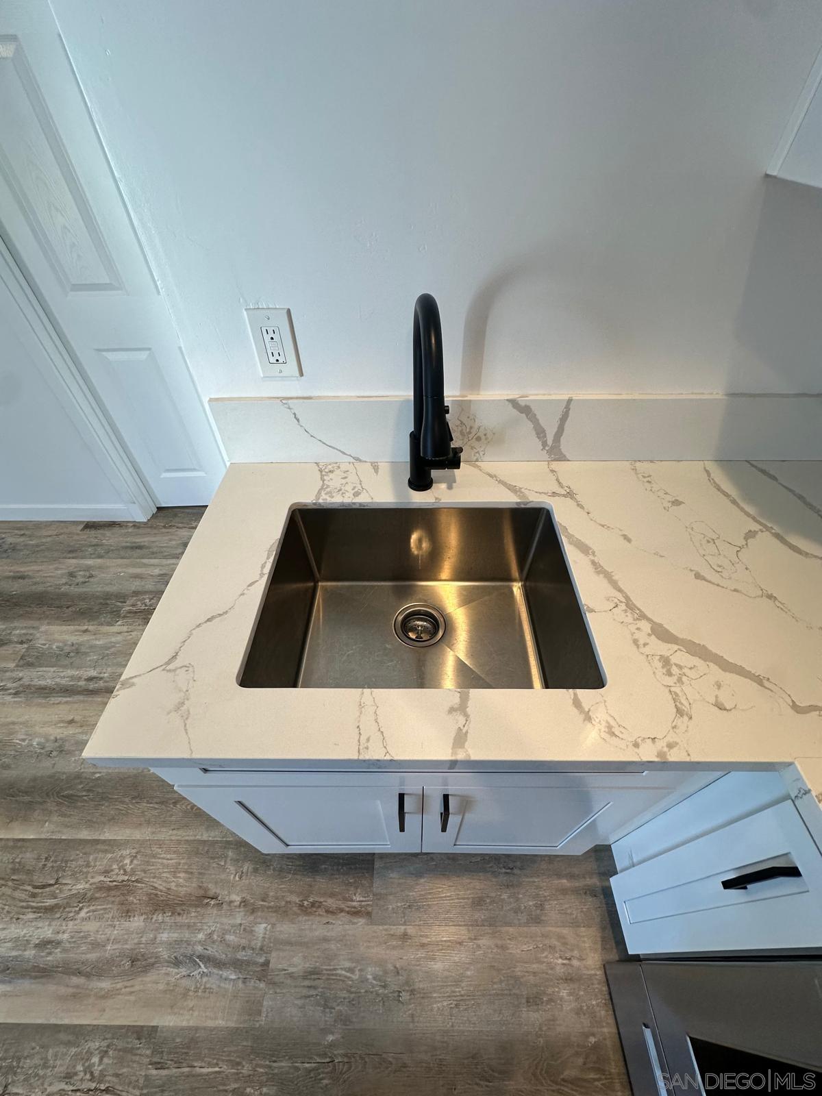 Detail Gallery Image 6 of 10 For 4462  32nd, San Diego,  CA 92116 - 2 Beds | 2 Baths