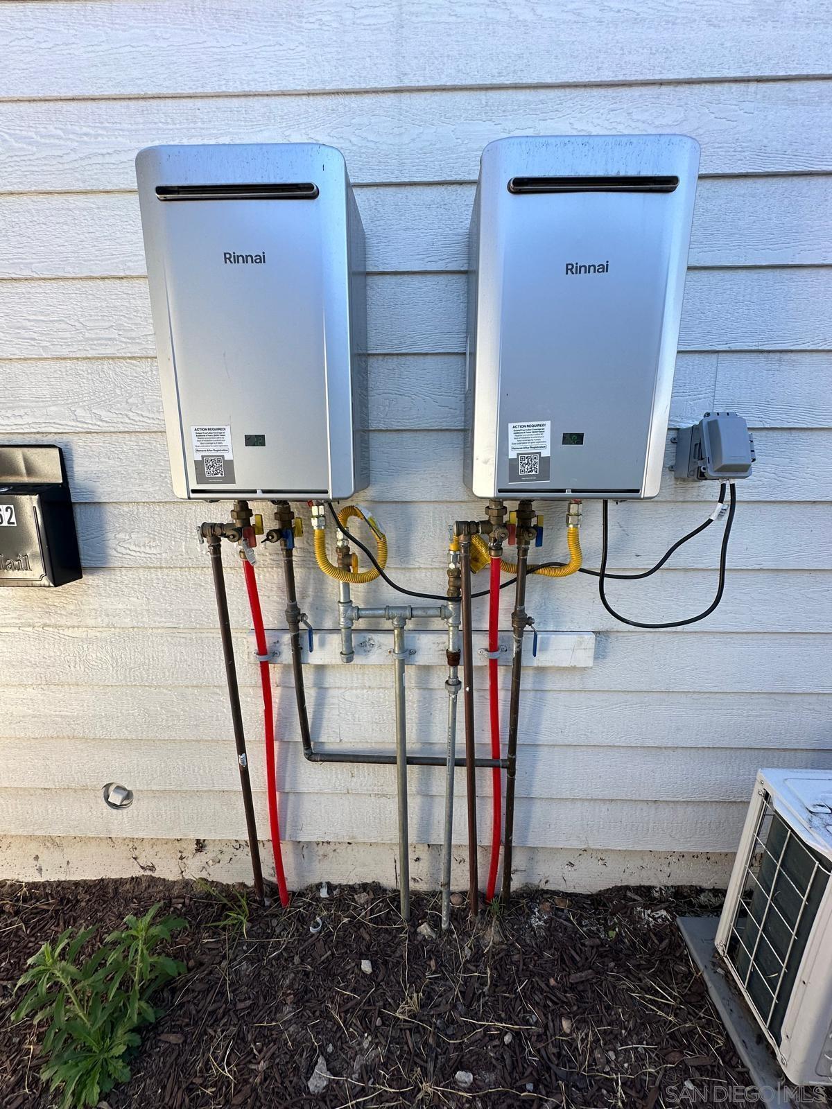 Detail Gallery Image 9 of 10 For 4462  32nd, San Diego,  CA 92116 - 2 Beds | 2 Baths