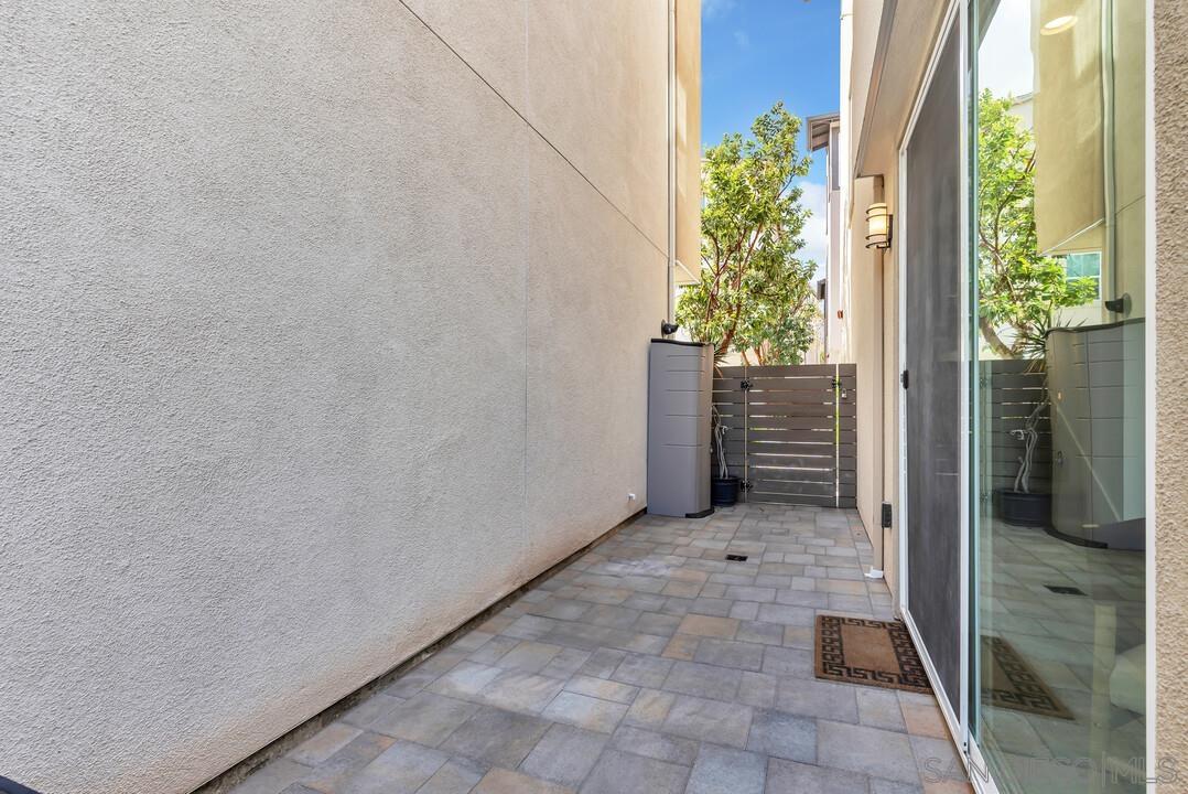 Detail Gallery Image 17 of 46 For 2344  Element Way, Chula Vista,  CA 91915 - 4 Beds | 3/1 Baths