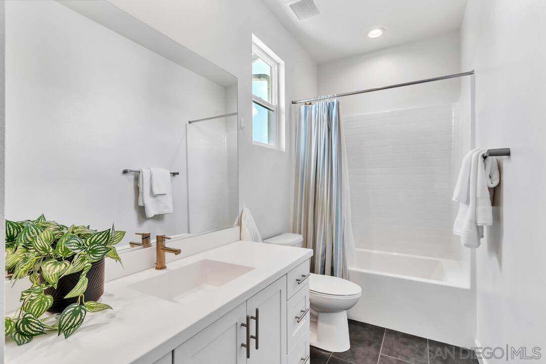 Detail Gallery Image 34 of 46 For 2344  Element Way, Chula Vista,  CA 91915 - 4 Beds | 3/1 Baths