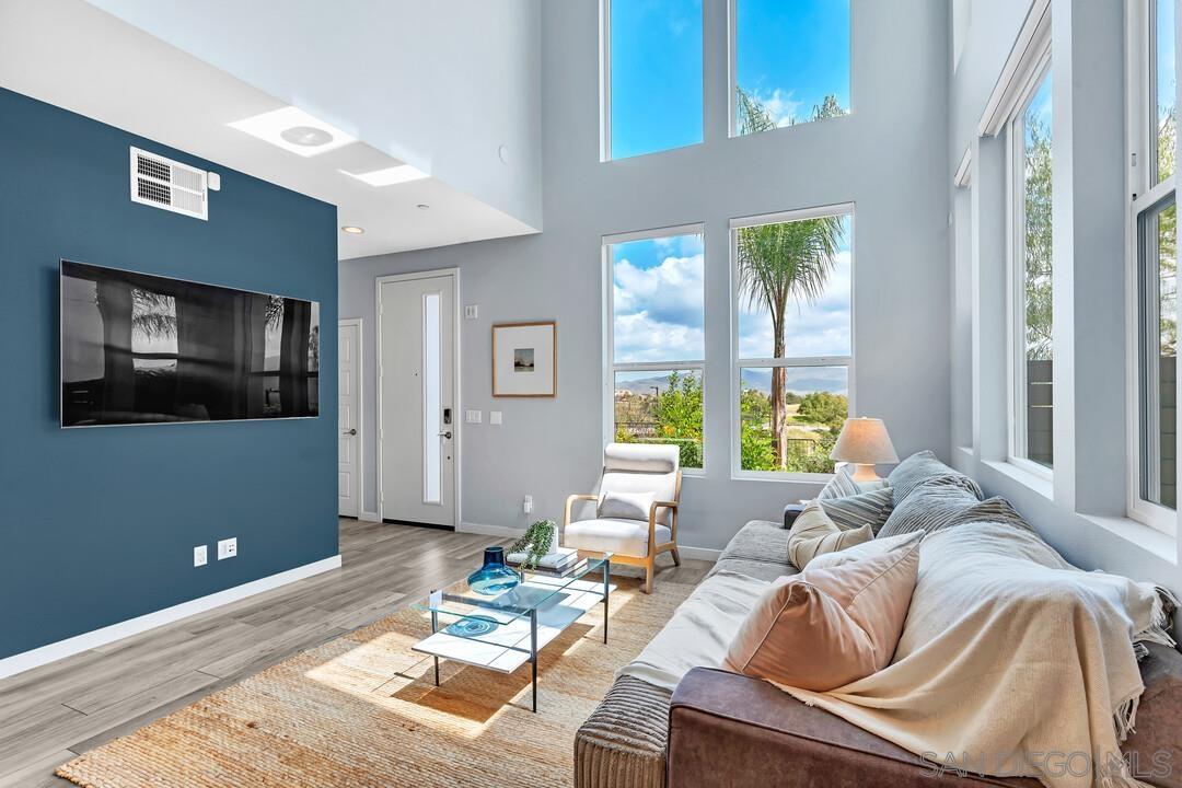 Detail Gallery Image 6 of 46 For 2344  Element Way, Chula Vista,  CA 91915 - 4 Beds | 3/1 Baths