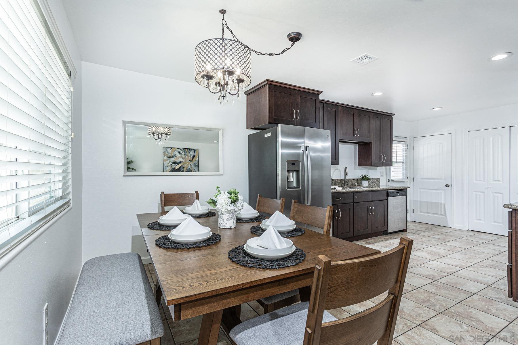 Detail Gallery Image 12 of 37 For 1307  Buena Vista, Spring Valley,  CA 91977 - 4 Beds | 2 Baths