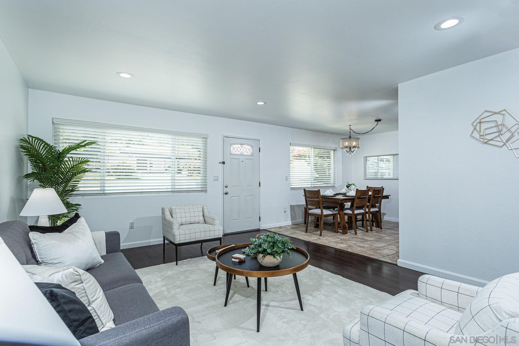 Detail Gallery Image 4 of 37 For 1307  Buena Vista, Spring Valley,  CA 91977 - 4 Beds | 2 Baths