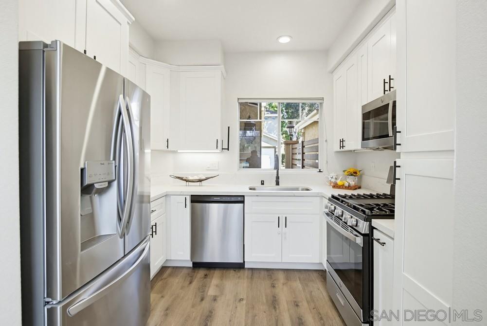 Detail Gallery Image 15 of 46 For 12466  Ruette Alliante, San Diego,  CA 92130 - 2 Beds | 2/1 Baths