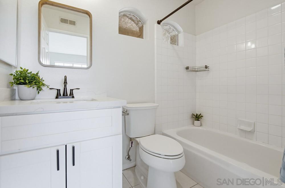 Detail Gallery Image 39 of 46 For 12466  Ruette Alliante, San Diego,  CA 92130 - 2 Beds | 2/1 Baths