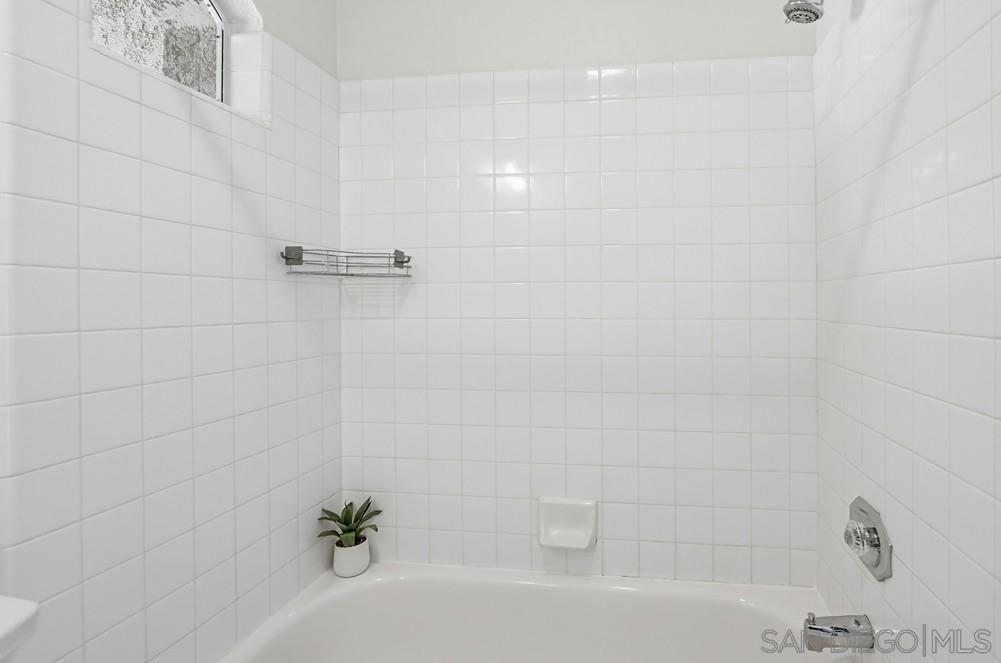 Detail Gallery Image 40 of 46 For 12466  Ruette Alliante, San Diego,  CA 92130 - 2 Beds | 2/1 Baths