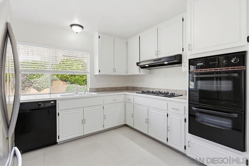 Detail Gallery Image 4 of 38 For 12878  Elmfield Lane, Poway,  CA 92064 - 4 Beds | 2 Baths