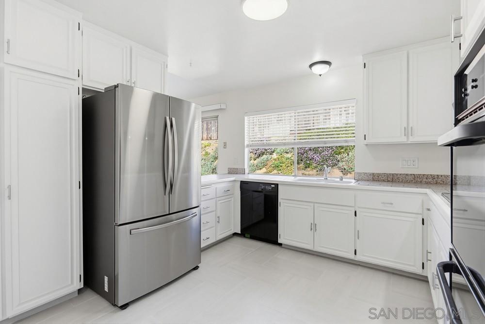 Detail Gallery Image 5 of 38 For 12878  Elmfield Lane, Poway,  CA 92064 - 4 Beds | 2 Baths