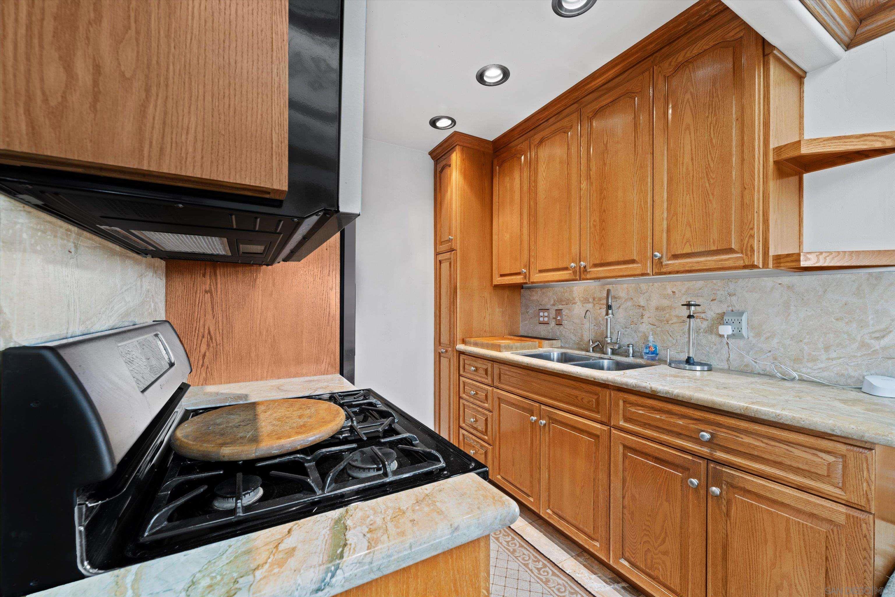 Detail Gallery Image 14 of 38 For 2530  44th, San Diego,  CA 92105 - 3 Beds | 2 Baths