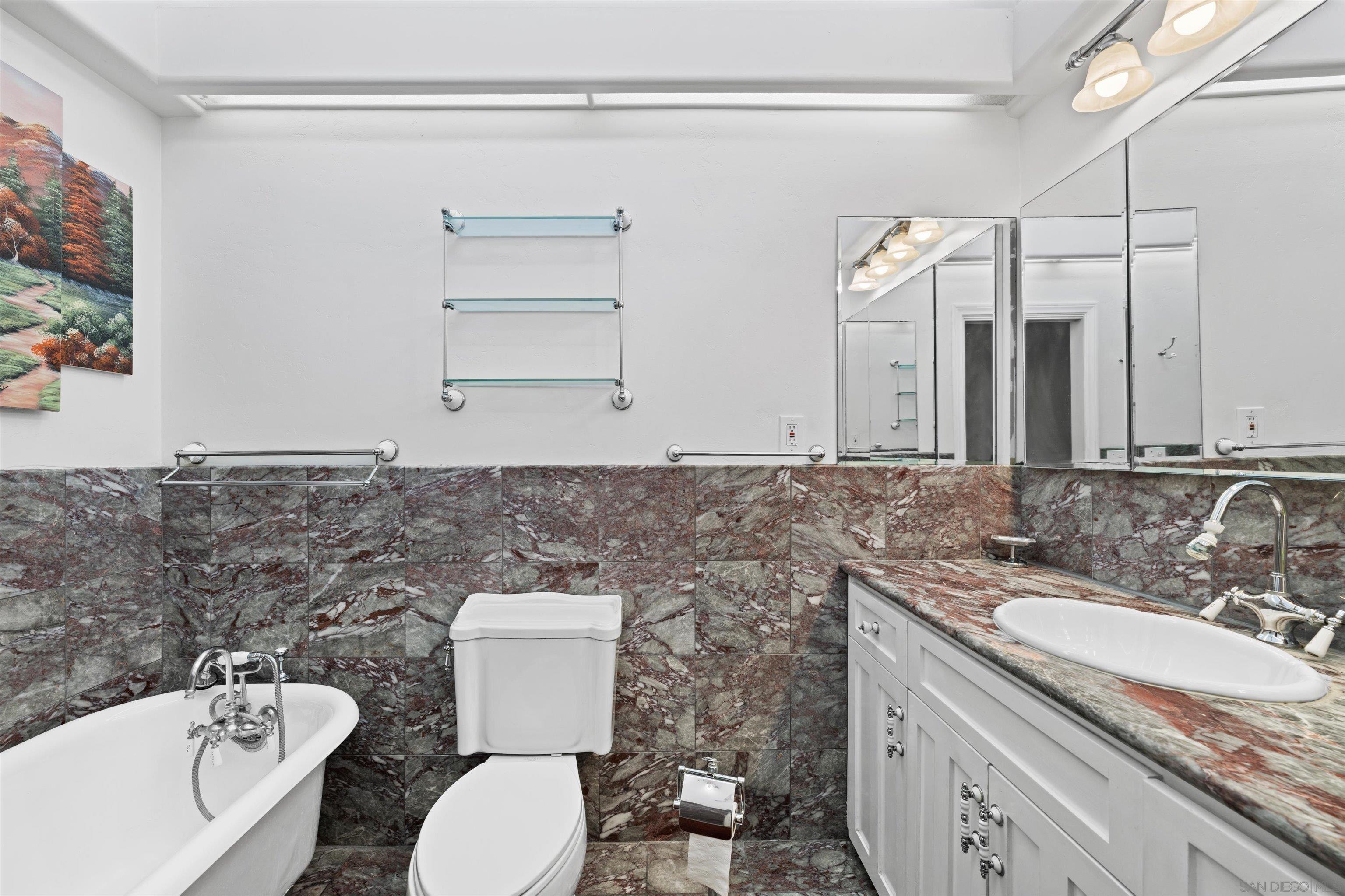 Detail Gallery Image 15 of 38 For 2530  44th, San Diego,  CA 92105 - 3 Beds | 2 Baths