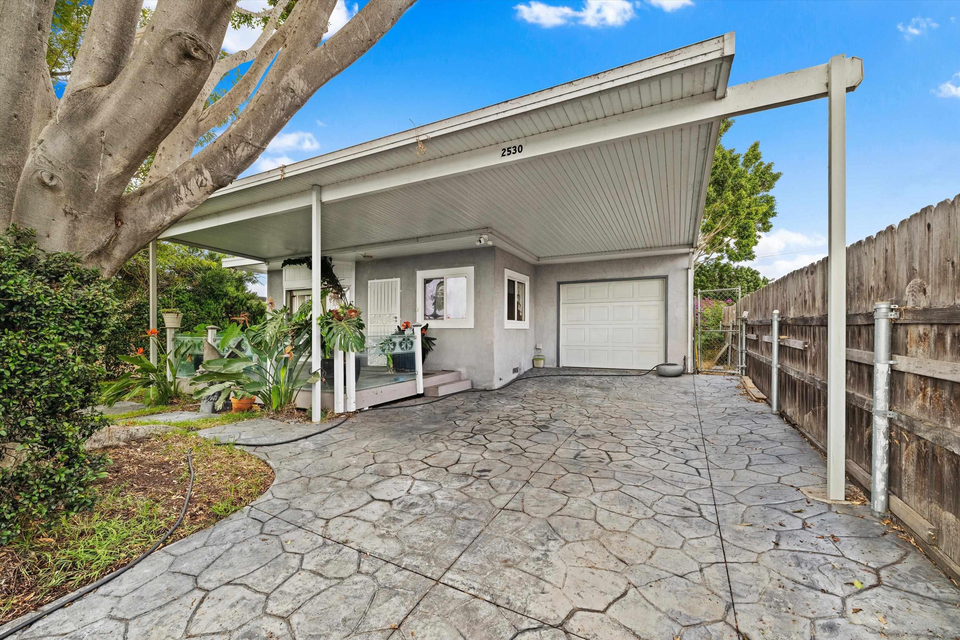 Detail Gallery Image 3 of 38 For 2530  44th, San Diego,  CA 92105 - 3 Beds | 2 Baths