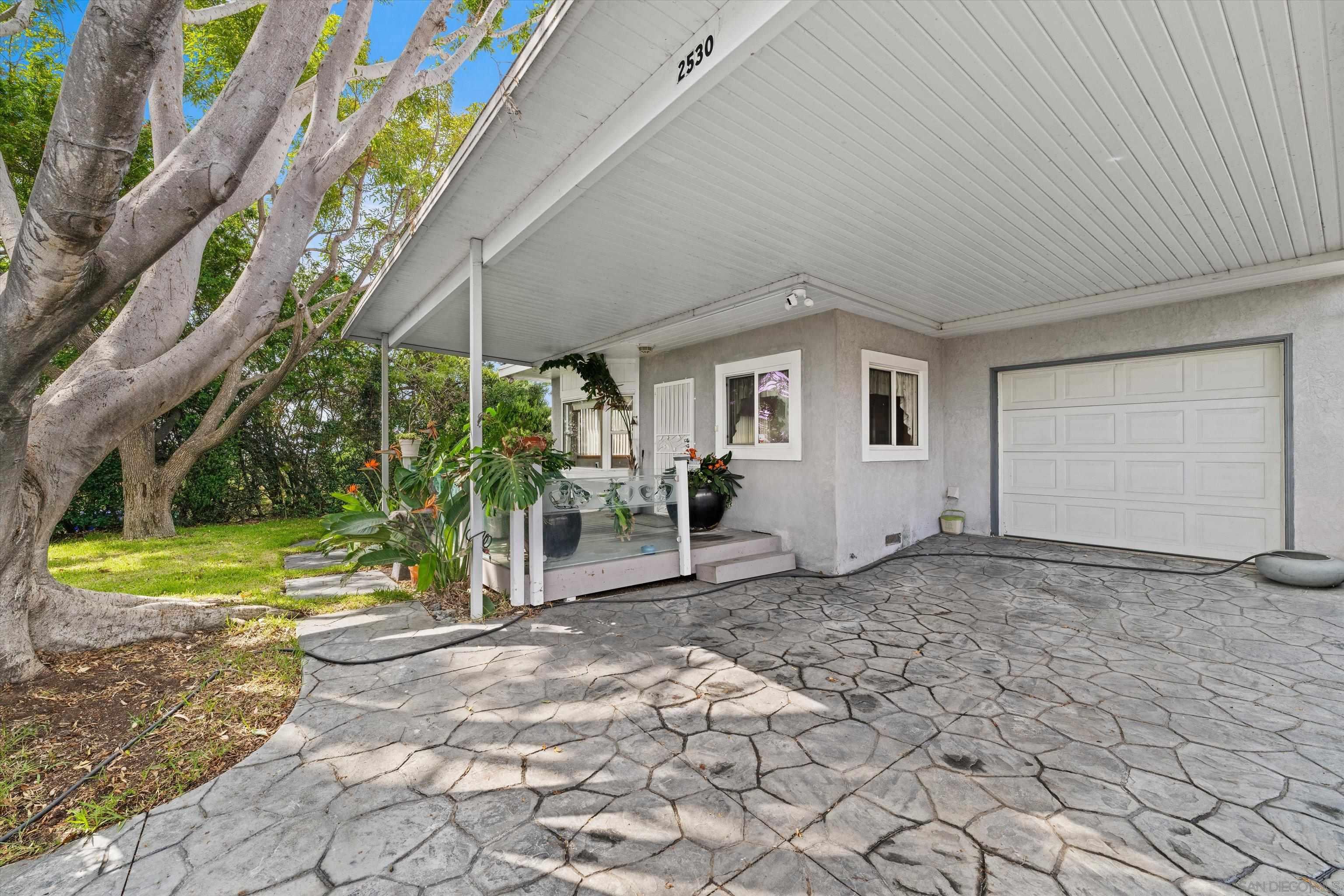 Detail Gallery Image 4 of 38 For 2530  44th, San Diego,  CA 92105 - 3 Beds | 2 Baths