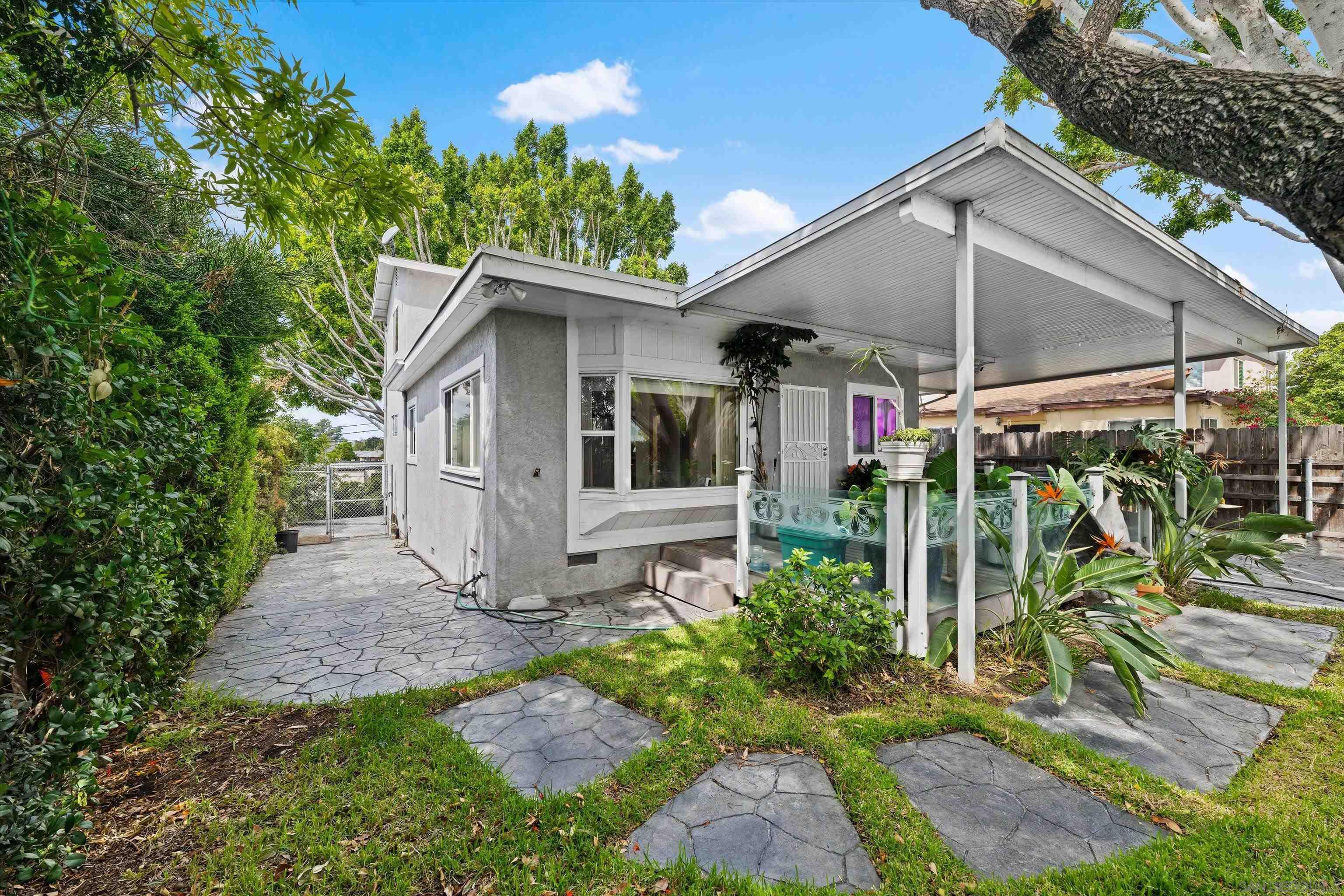 Detail Gallery Image 5 of 38 For 2530  44th, San Diego,  CA 92105 - 3 Beds | 2 Baths