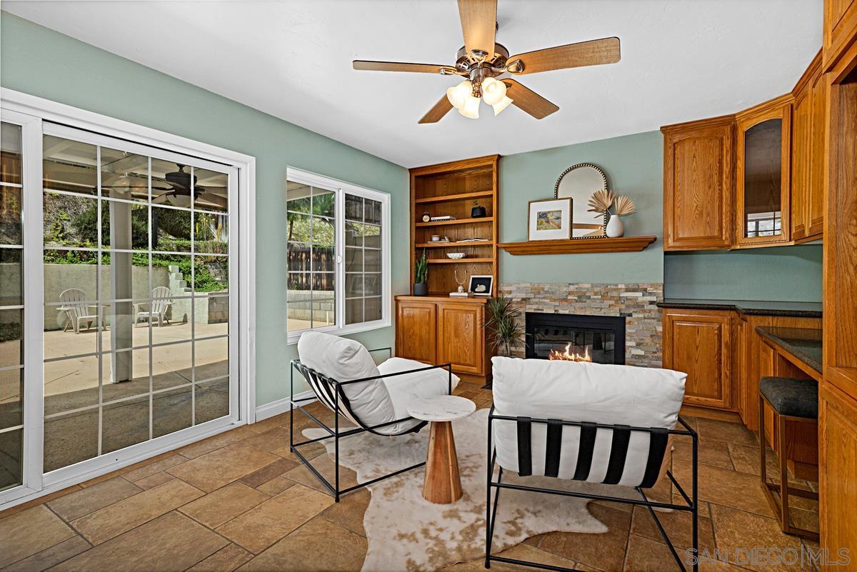 Detail Gallery Image 11 of 33 For 9824  via Leslie, Santee,  CA 92071 - 5 Beds | 2/1 Baths