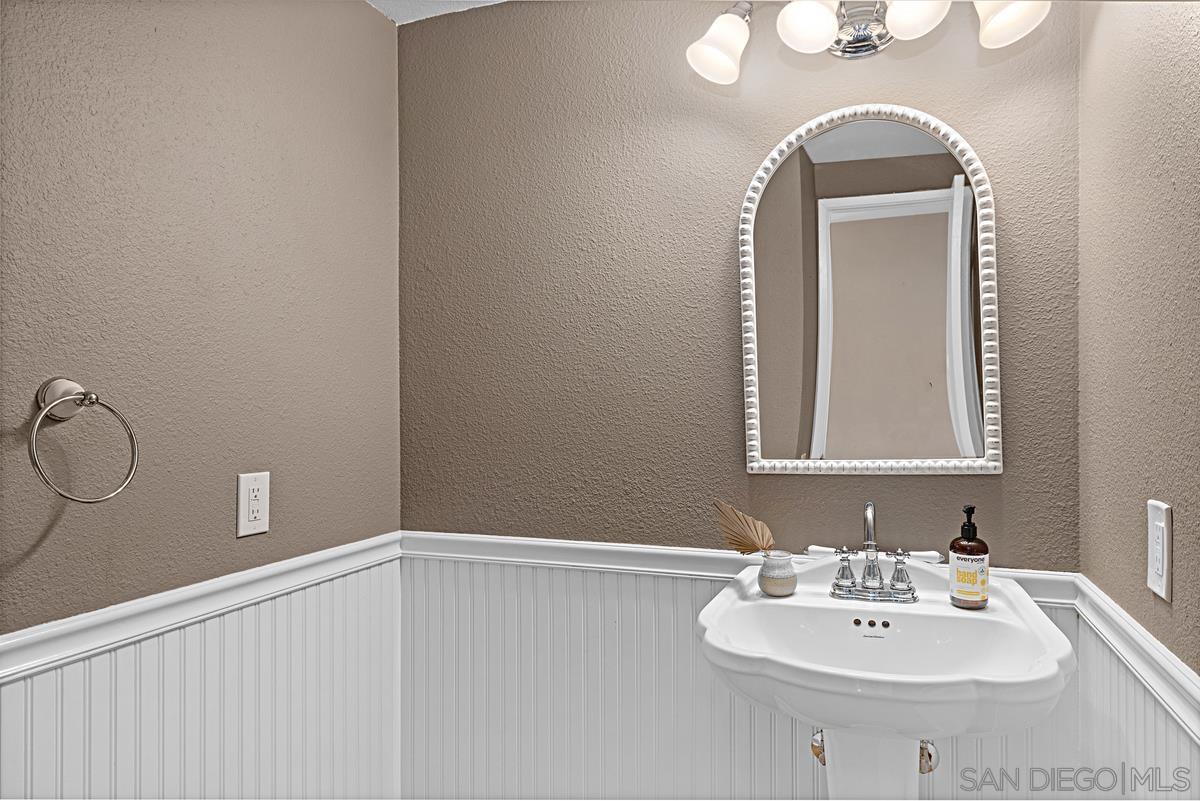 Detail Gallery Image 19 of 33 For 9824  via Leslie, Santee,  CA 92071 - 5 Beds | 2/1 Baths