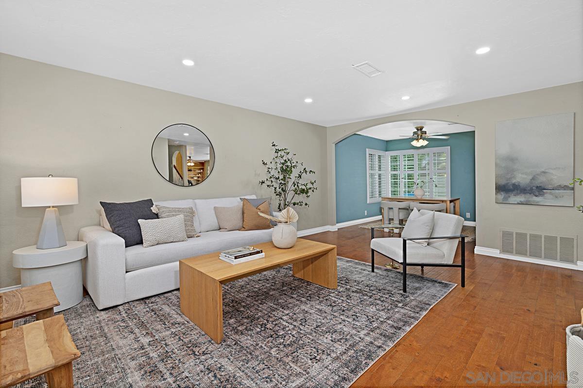 Detail Gallery Image 3 of 33 For 9824  via Leslie, Santee,  CA 92071 - 5 Beds | 2/1 Baths