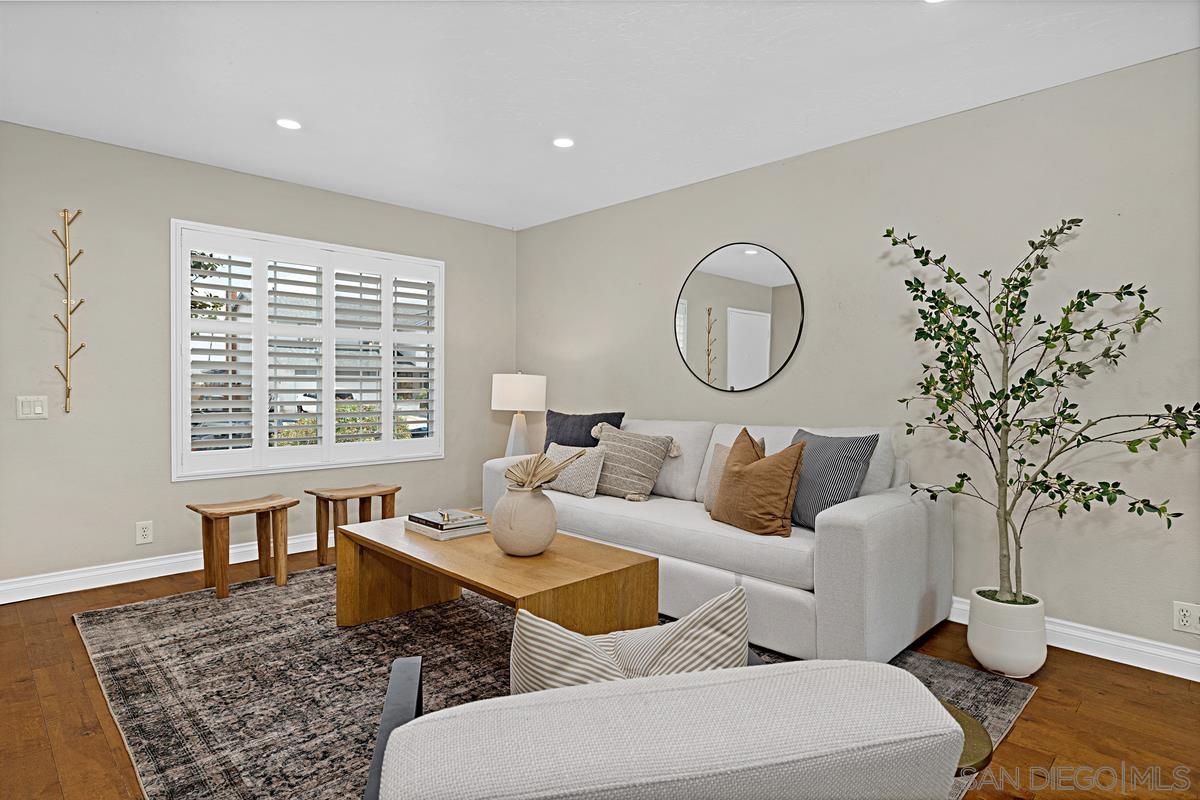 Detail Gallery Image 4 of 33 For 9824  via Leslie, Santee,  CA 92071 - 5 Beds | 2/1 Baths