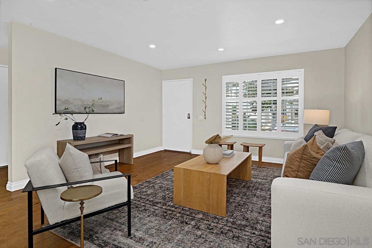 Detail Gallery Image 5 of 33 For 9824  via Leslie, Santee,  CA 92071 - 5 Beds | 2/1 Baths