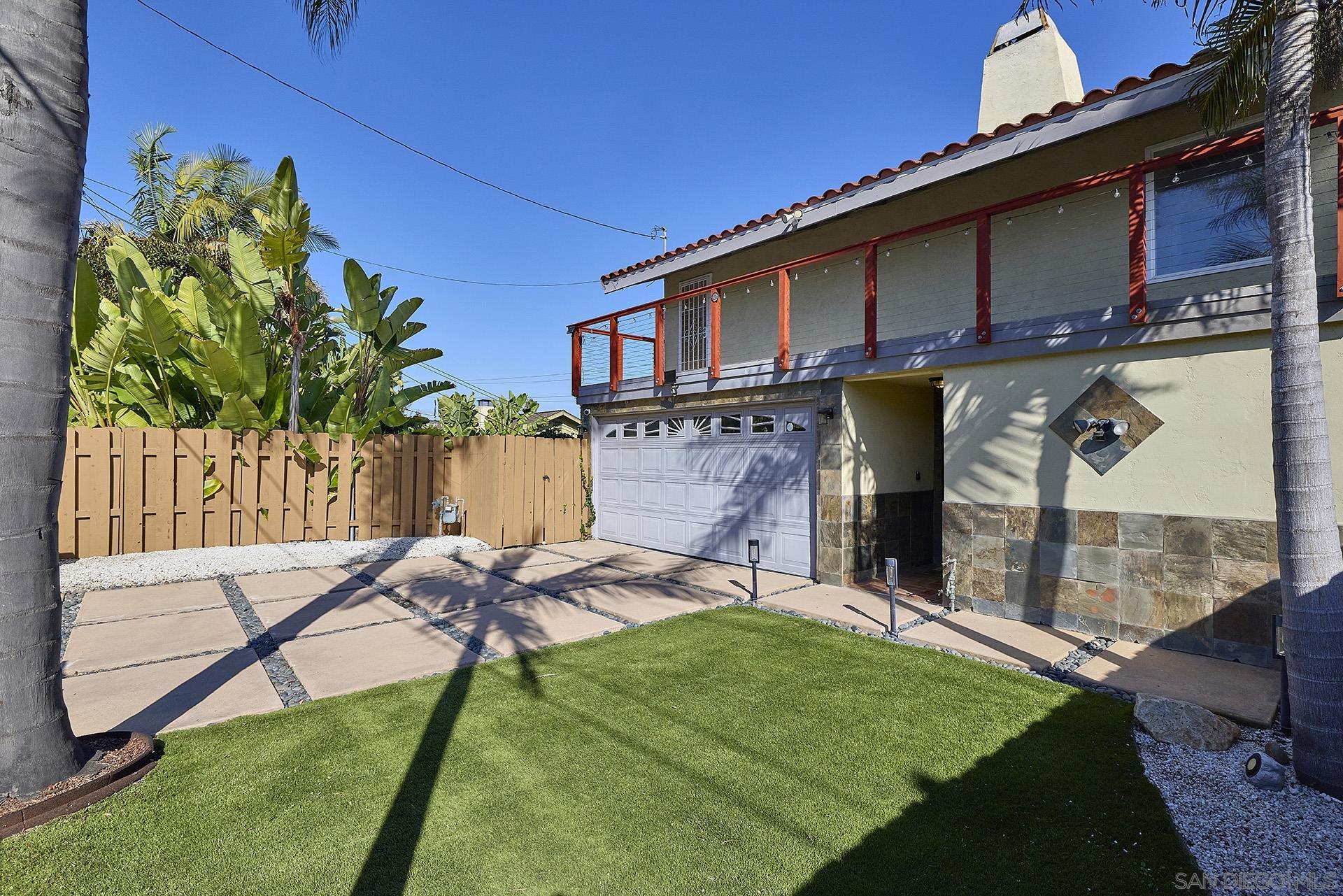 Detail Gallery Image 1 of 21 For 3550  Wawona, San Diego,  CA 92106 - 3 Beds | 2/1 Baths