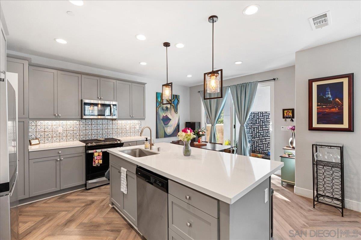 Detail Gallery Image 13 of 51 For 11062  Renewal Dr, Rancho Cucamonga,  CA 91730 - 4 Beds | 3/1 Baths