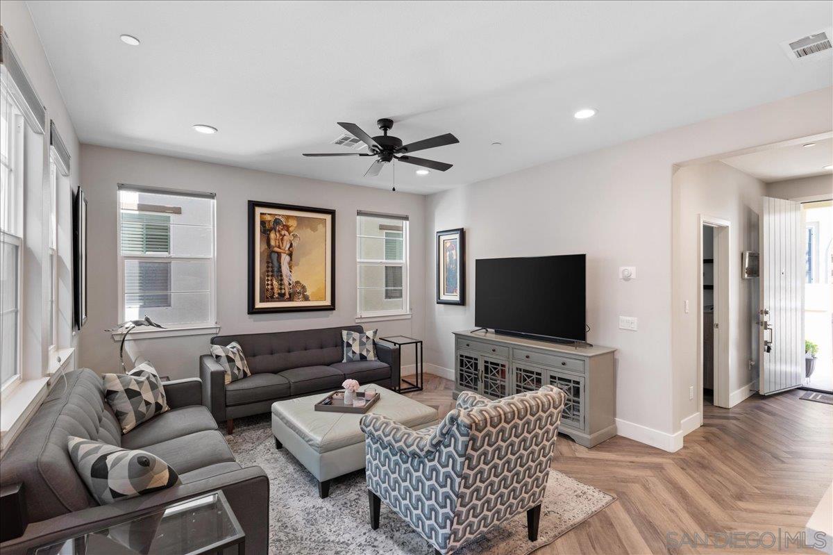 Detail Gallery Image 6 of 51 For 11062  Renewal Dr, Rancho Cucamonga,  CA 91730 - 4 Beds | 3/1 Baths