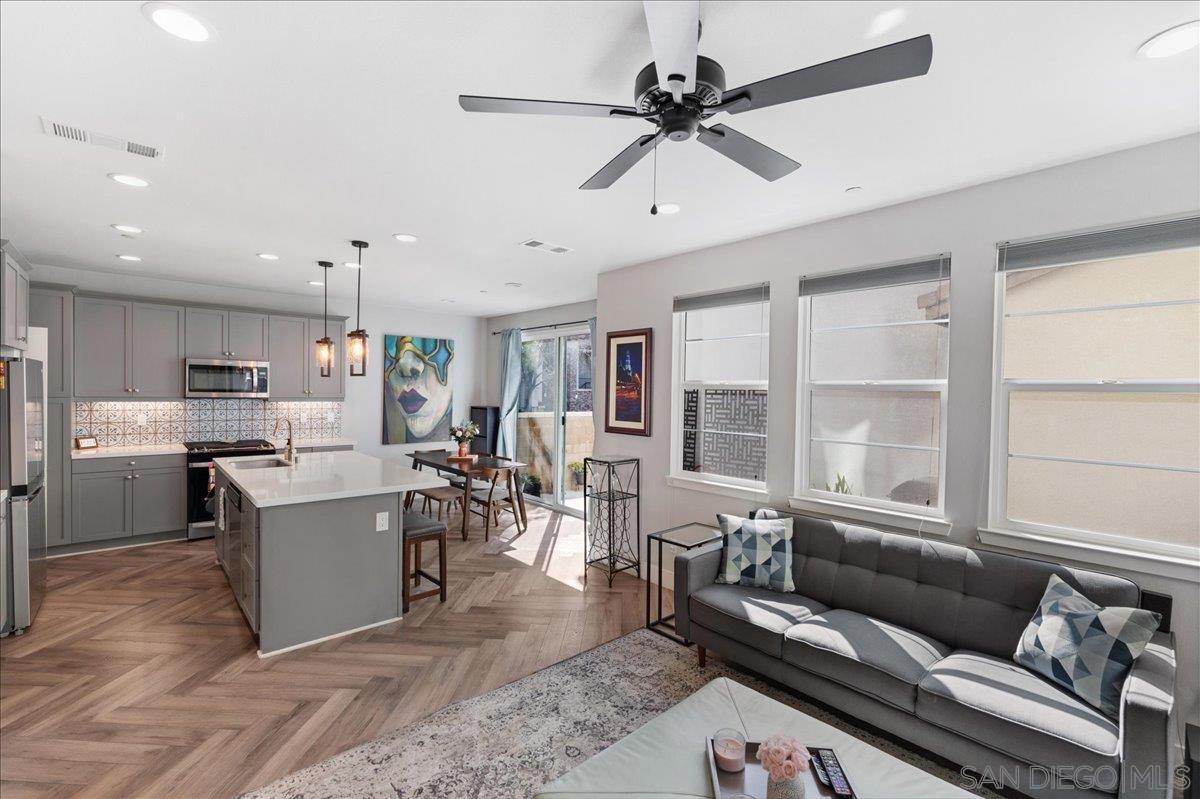 Detail Gallery Image 10 of 51 For 11062  Renewal Dr, Rancho Cucamonga,  CA 91730 - 4 Beds | 3/1 Baths