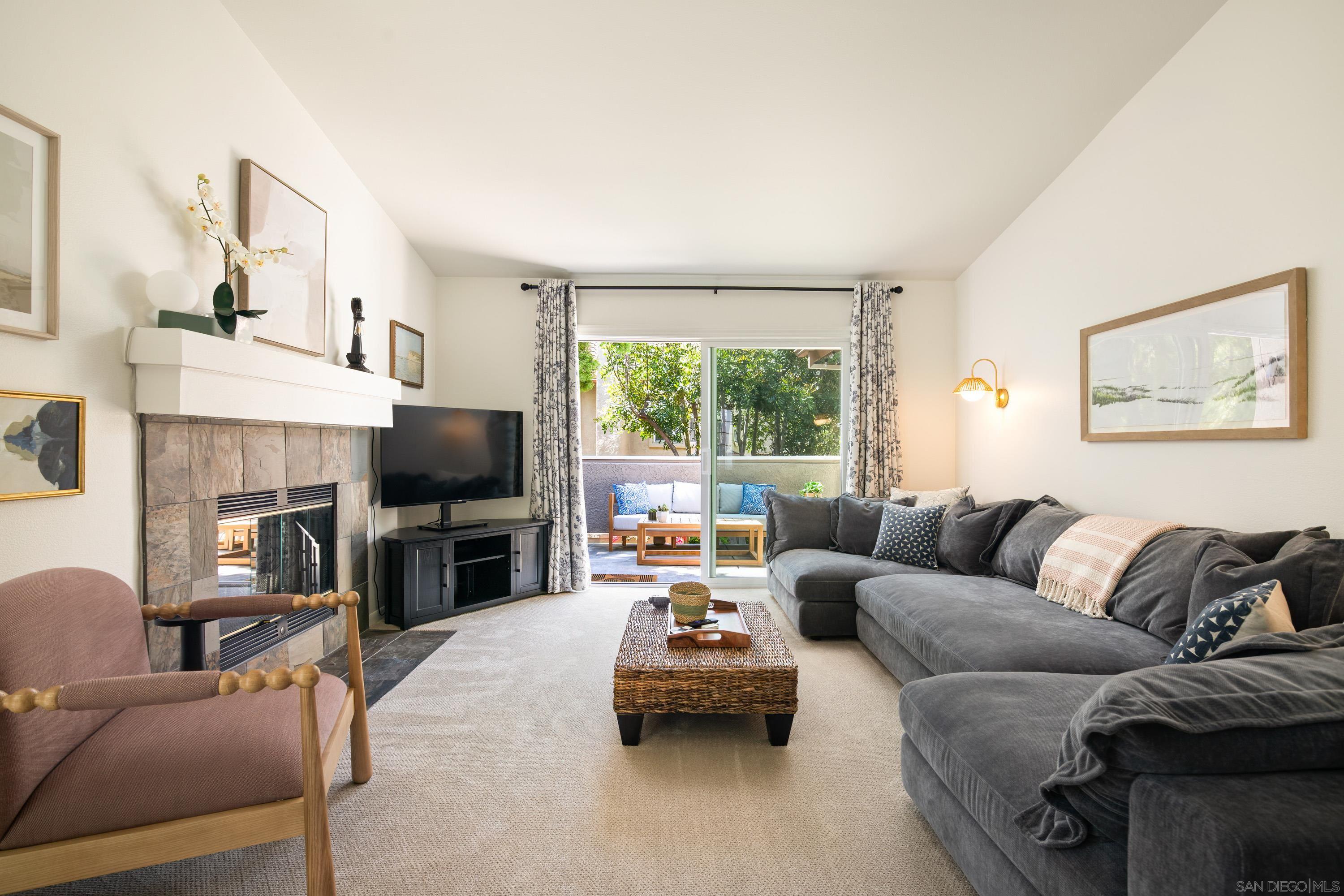 Detail Gallery Image 1 of 29 For 3854  Creststone Place, San Diego,  CA 92130 - 2 Beds | 2 Baths