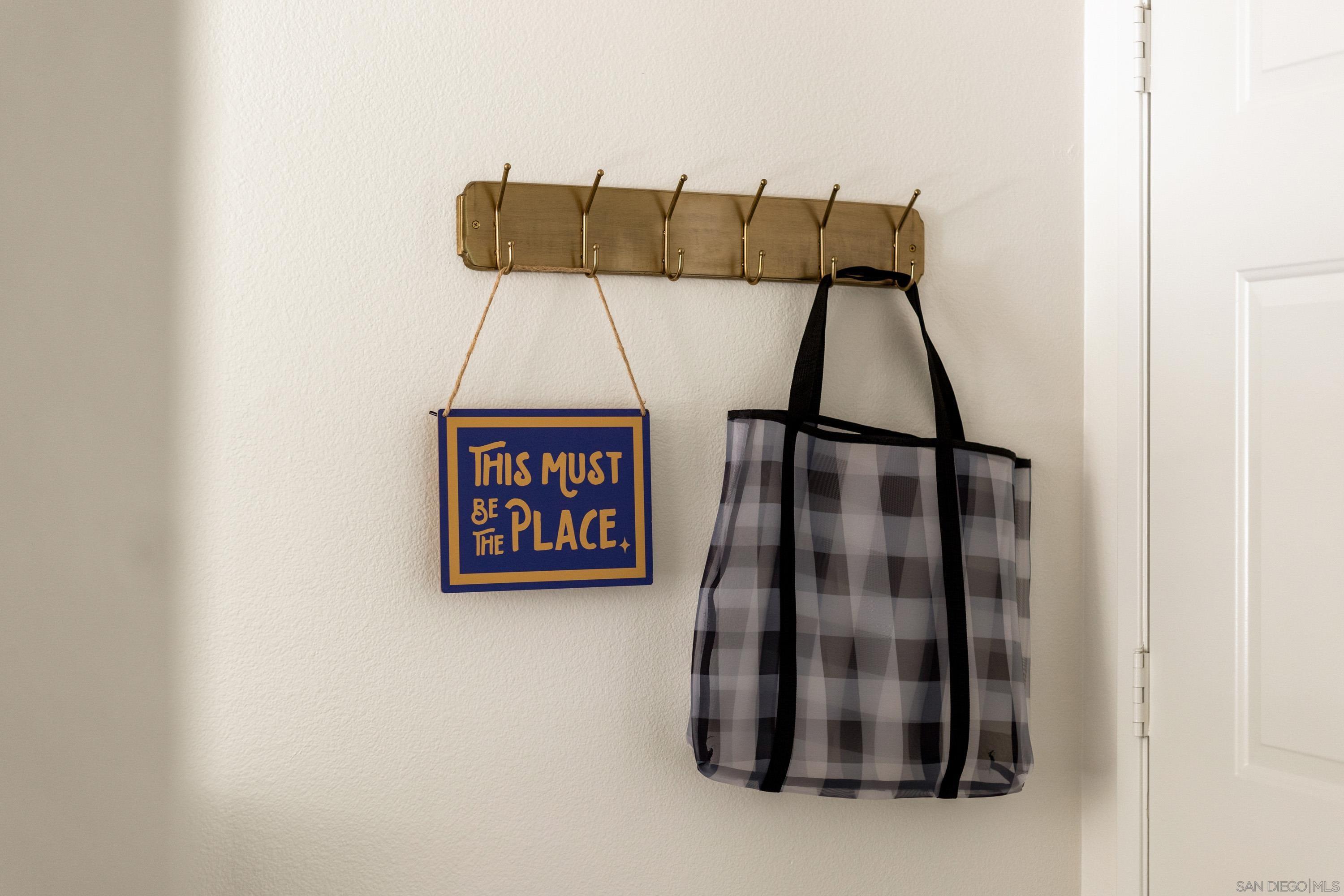 Detail Gallery Image 13 of 29 For 3854  Creststone Place, San Diego,  CA 92130 - 2 Beds | 2 Baths