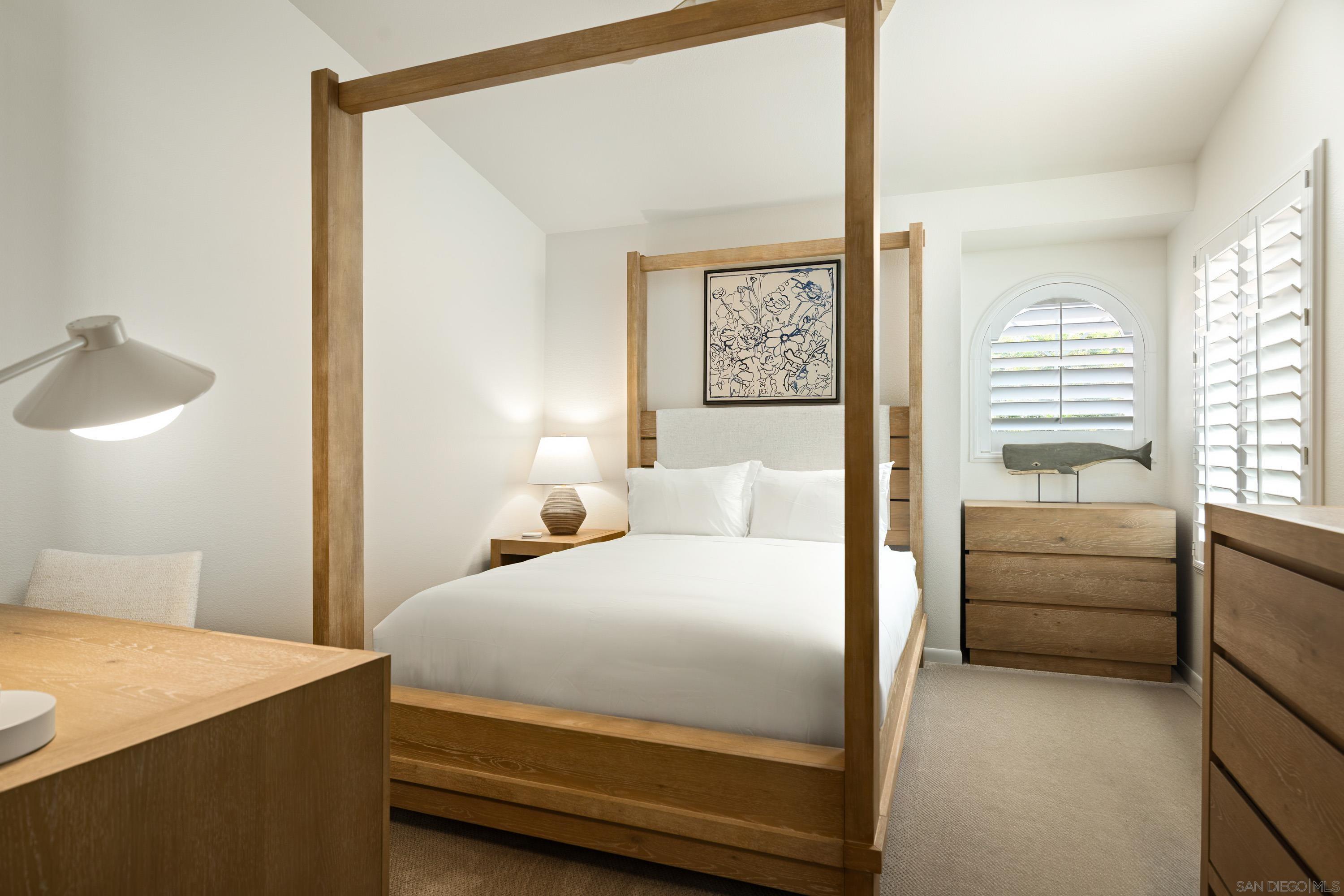 Detail Gallery Image 14 of 29 For 3854  Creststone Place, San Diego,  CA 92130 - 2 Beds | 2 Baths