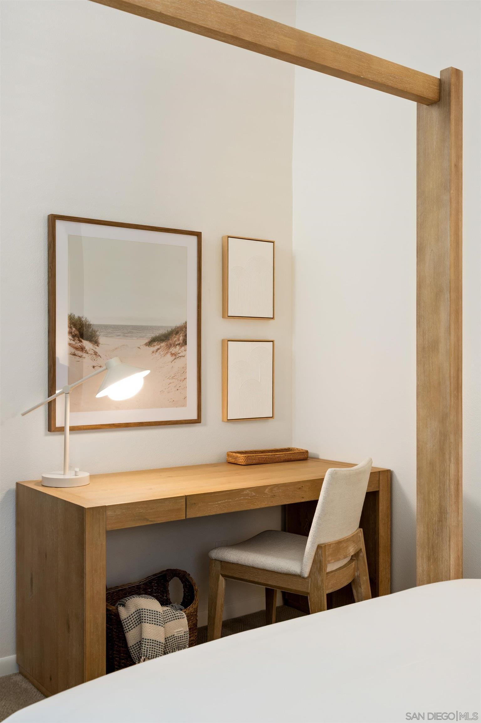 Detail Gallery Image 16 of 29 For 3854  Creststone Place, San Diego,  CA 92130 - 2 Beds | 2 Baths