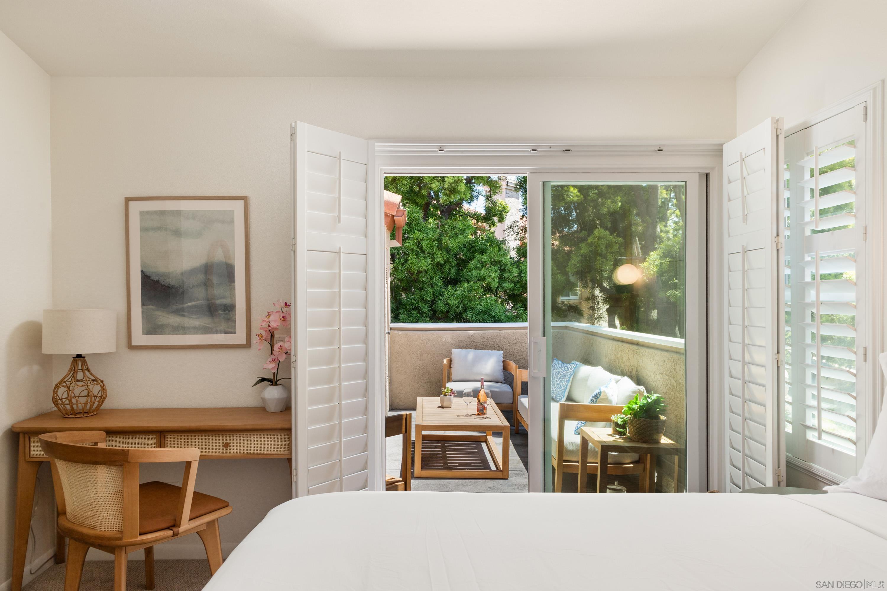 Detail Gallery Image 21 of 29 For 3854  Creststone Place, San Diego,  CA 92130 - 2 Beds | 2 Baths