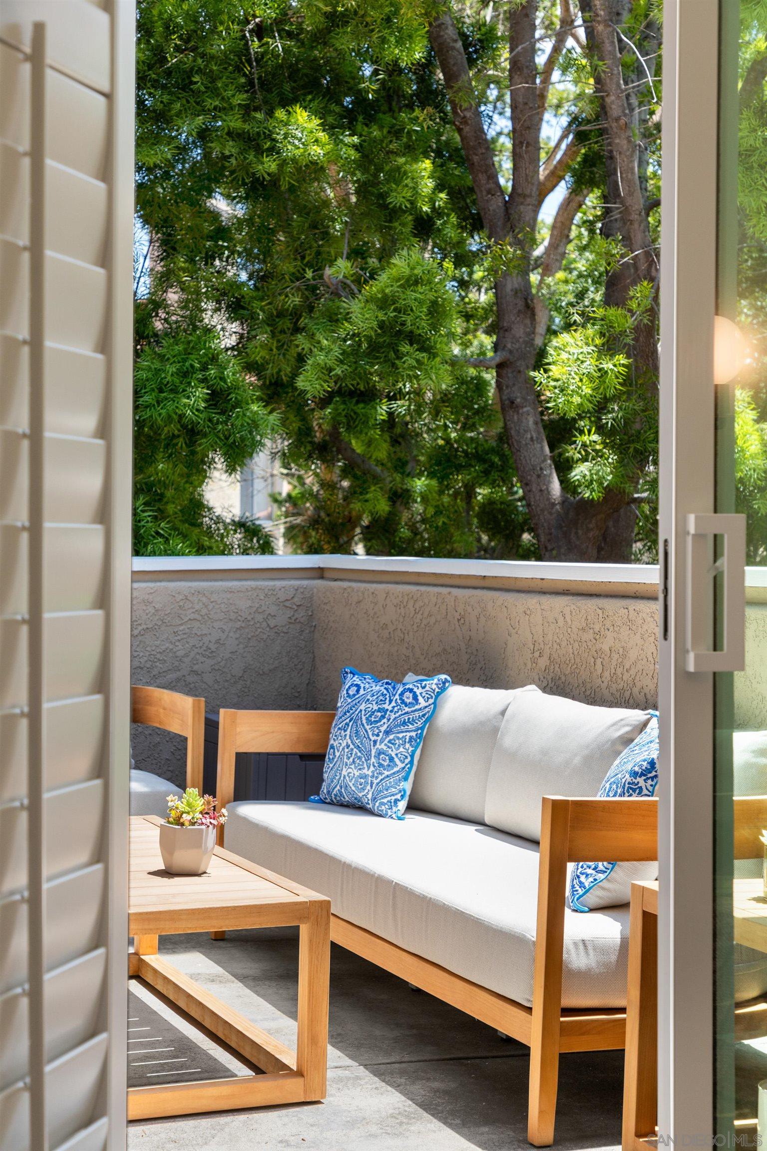 Detail Gallery Image 22 of 29 For 3854  Creststone Place, San Diego,  CA 92130 - 2 Beds | 2 Baths