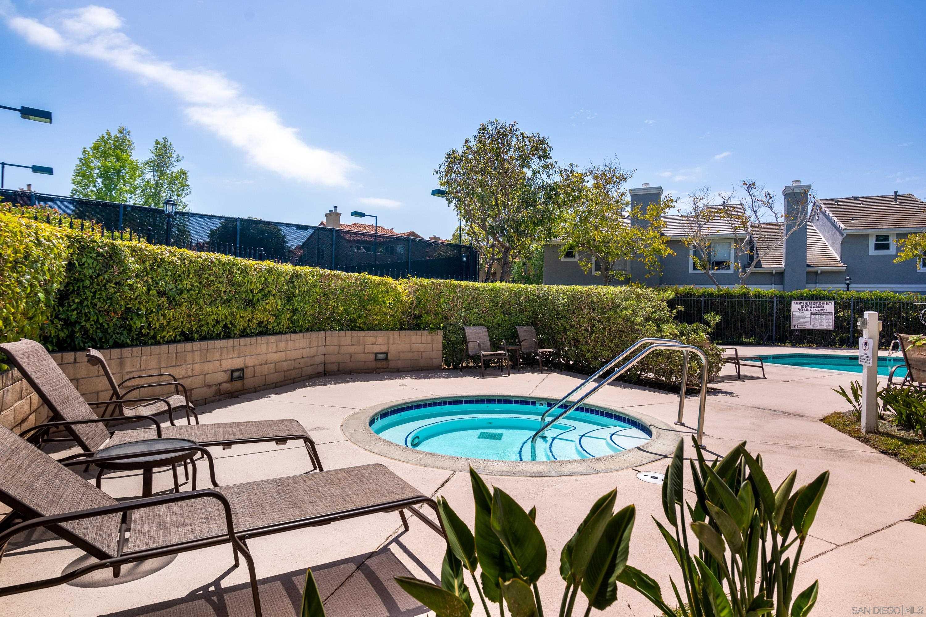 Detail Gallery Image 28 of 29 For 3854  Creststone Place, San Diego,  CA 92130 - 2 Beds | 2 Baths