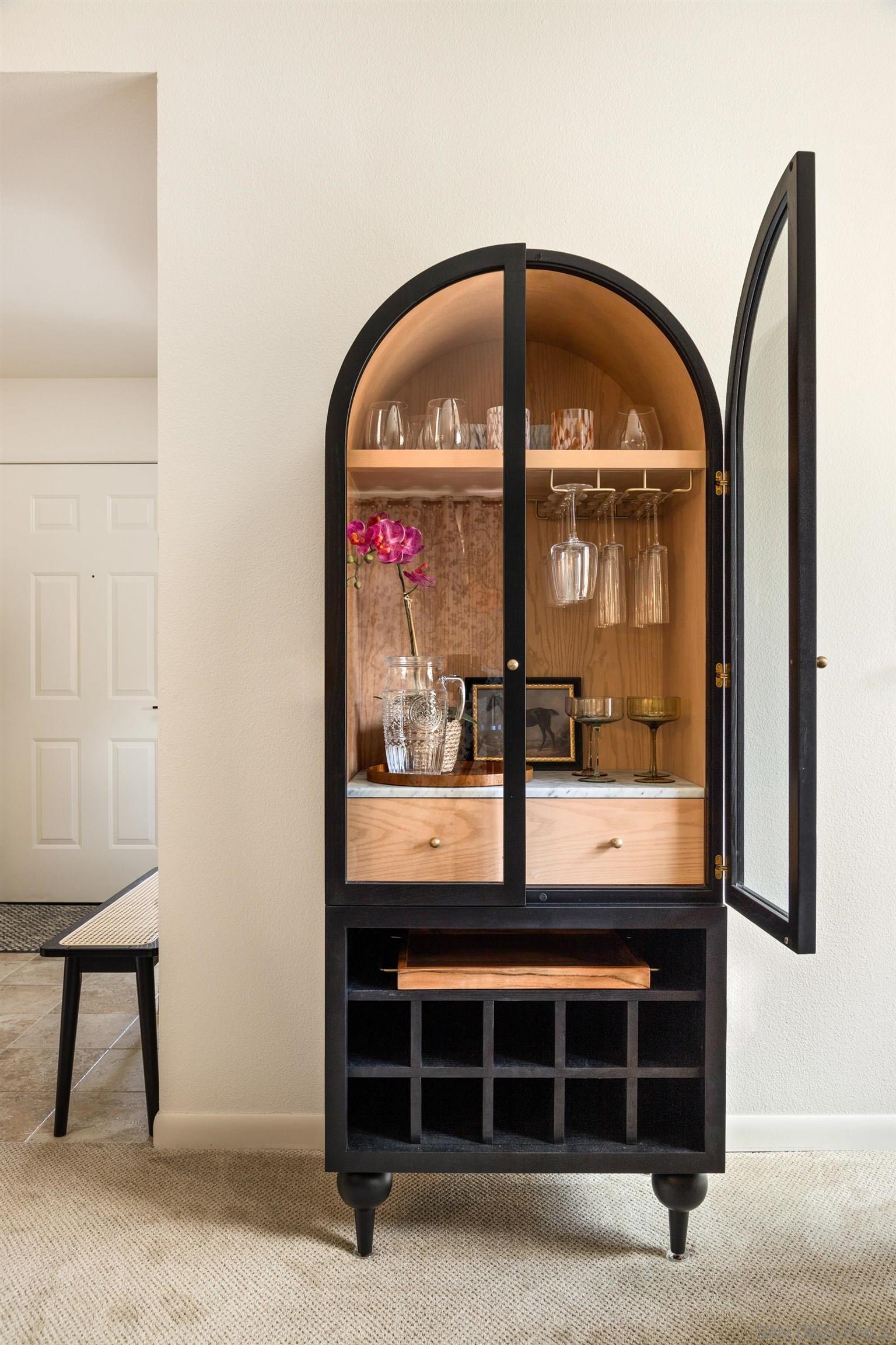 Detail Gallery Image 8 of 29 For 3854  Creststone Place, San Diego,  CA 92130 - 2 Beds | 2 Baths