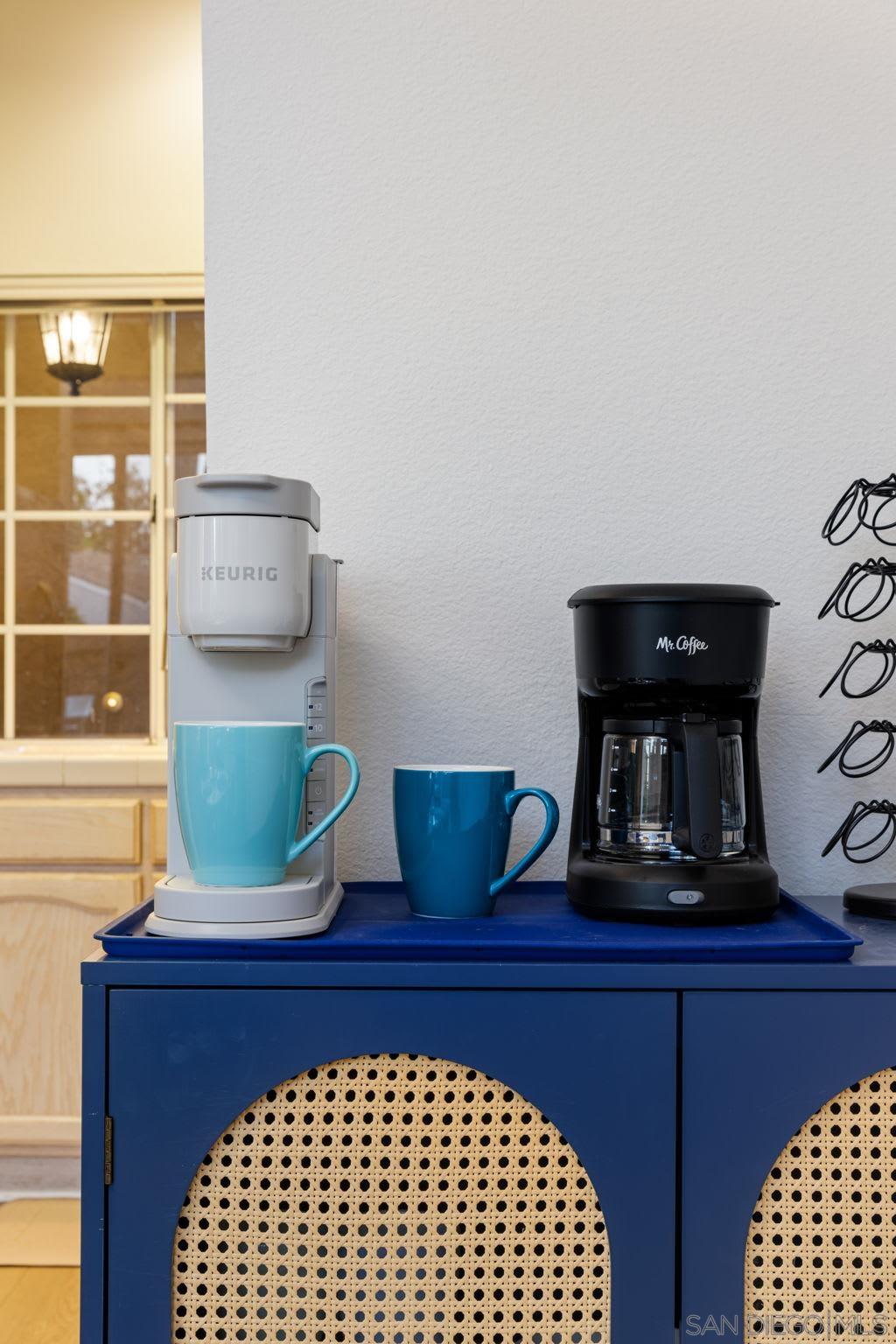 Detail Gallery Image 14 of 42 For 3876  Creststone, San Diego,  CA 92130 - 2 Beds | 2/1 Baths