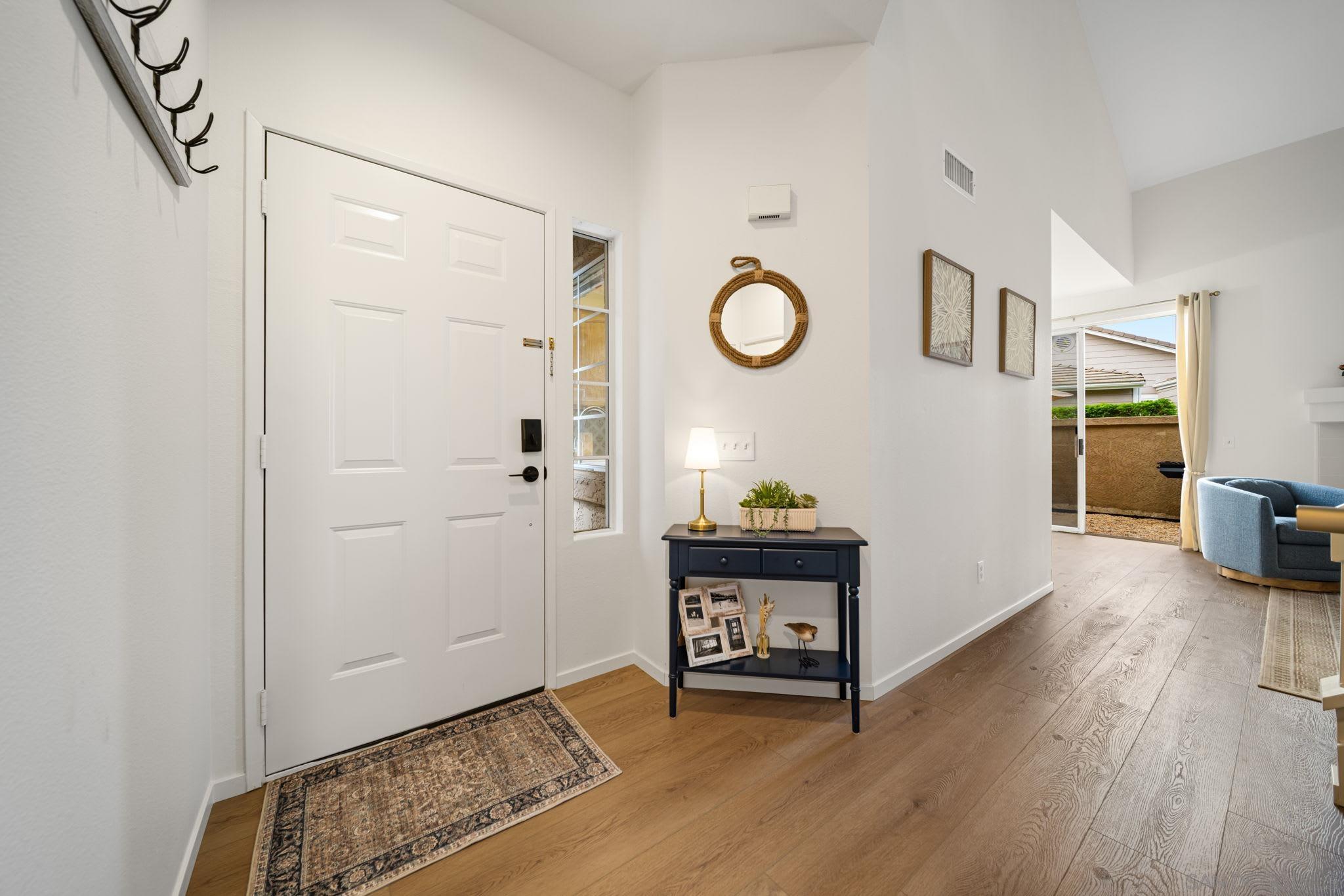 Detail Gallery Image 17 of 42 For 3876  Creststone, San Diego,  CA 92130 - 2 Beds | 2/1 Baths