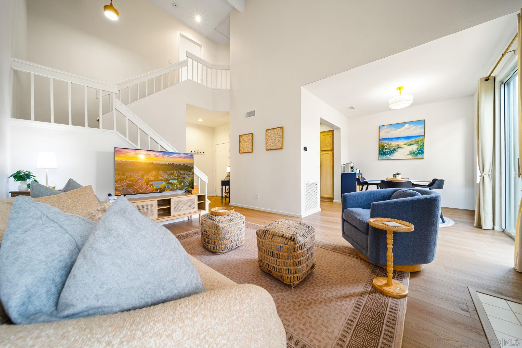 Detail Gallery Image 19 of 42 For 3876  Creststone, San Diego,  CA 92130 - 2 Beds | 2/1 Baths