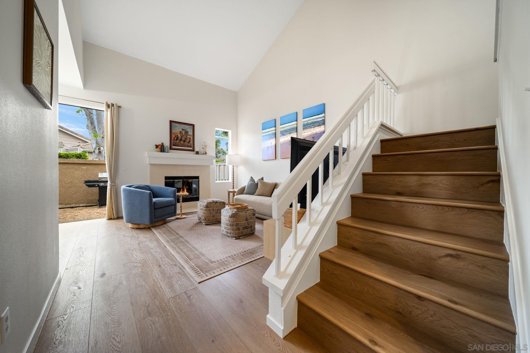 Detail Gallery Image 20 of 42 For 3876  Creststone, San Diego,  CA 92130 - 2 Beds | 2/1 Baths