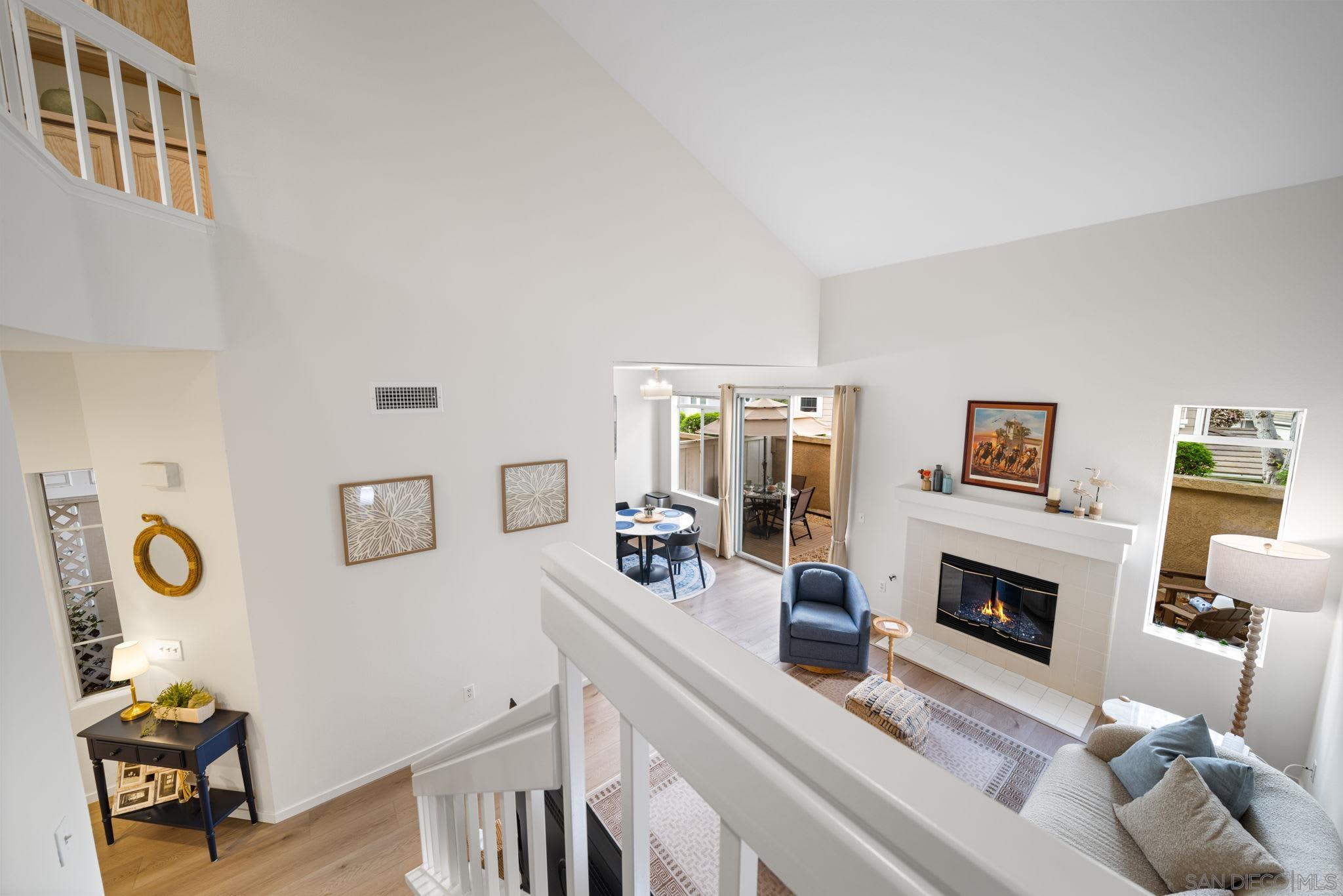 Detail Gallery Image 22 of 42 For 3876  Creststone, San Diego,  CA 92130 - 2 Beds | 2/1 Baths