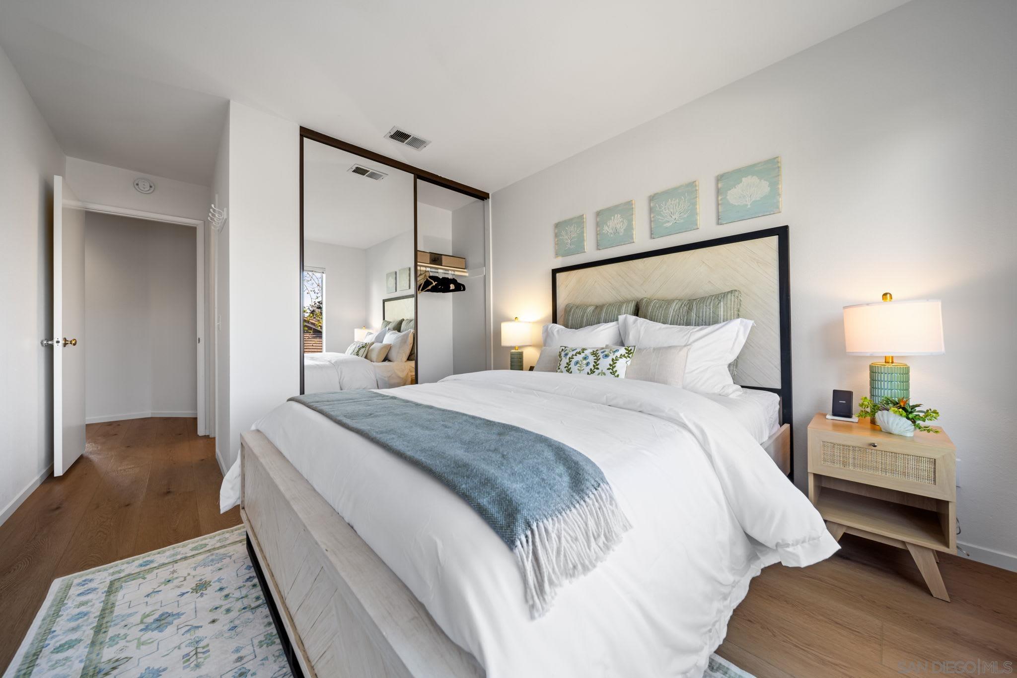 Detail Gallery Image 27 of 42 For 3876  Creststone, San Diego,  CA 92130 - 2 Beds | 2/1 Baths