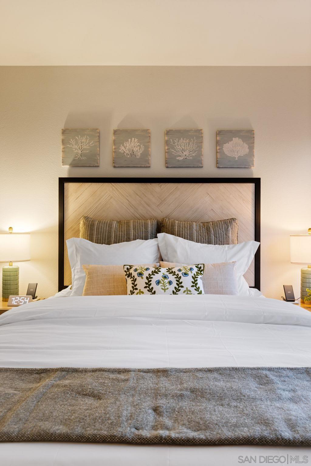 Detail Gallery Image 28 of 42 For 3876  Creststone, San Diego,  CA 92130 - 2 Beds | 2/1 Baths