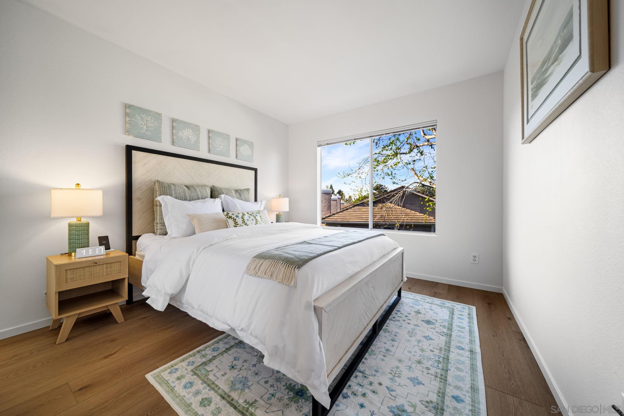 Detail Gallery Image 29 of 42 For 3876  Creststone, San Diego,  CA 92130 - 2 Beds | 2/1 Baths