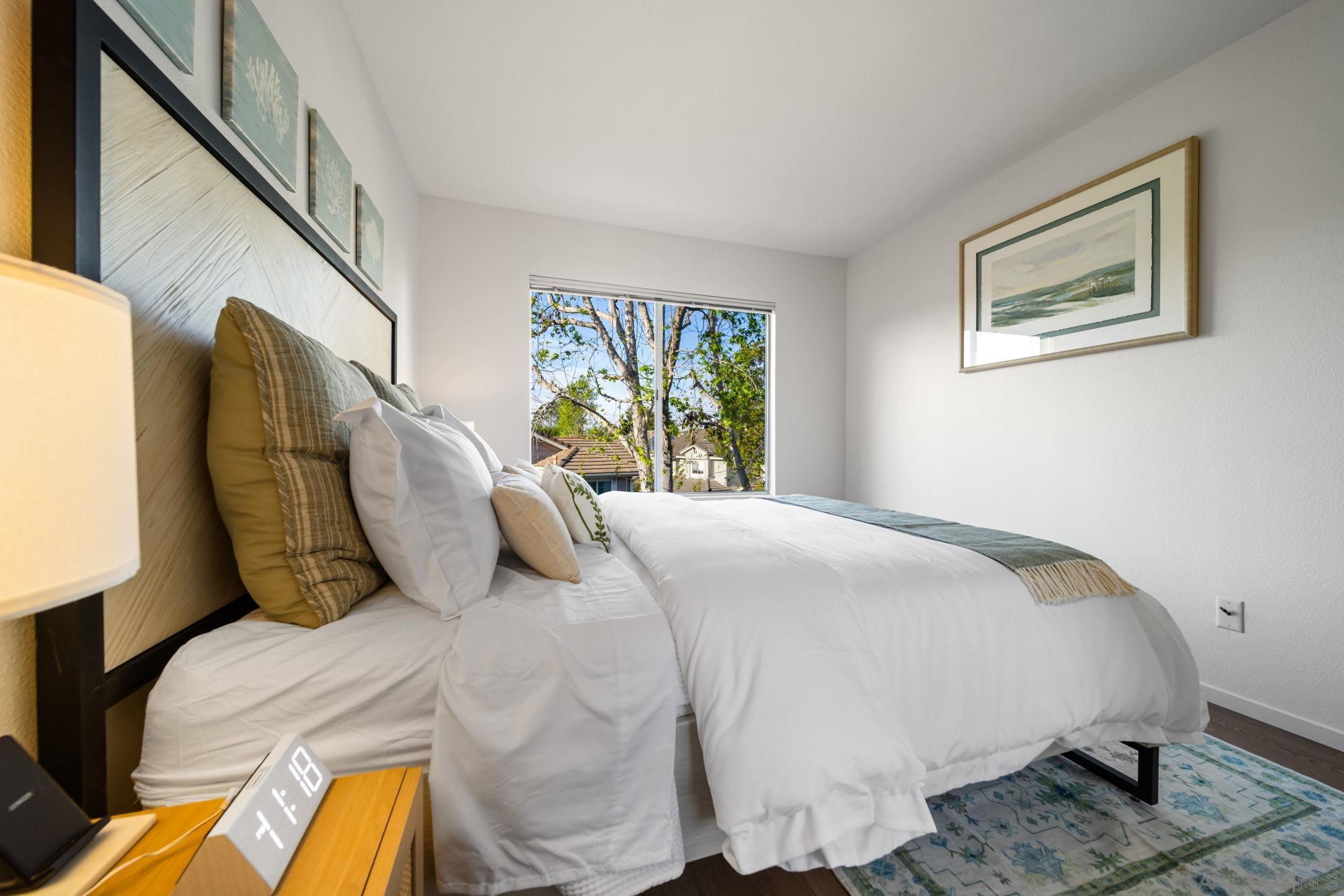 Detail Gallery Image 30 of 42 For 3876  Creststone, San Diego,  CA 92130 - 2 Beds | 2/1 Baths