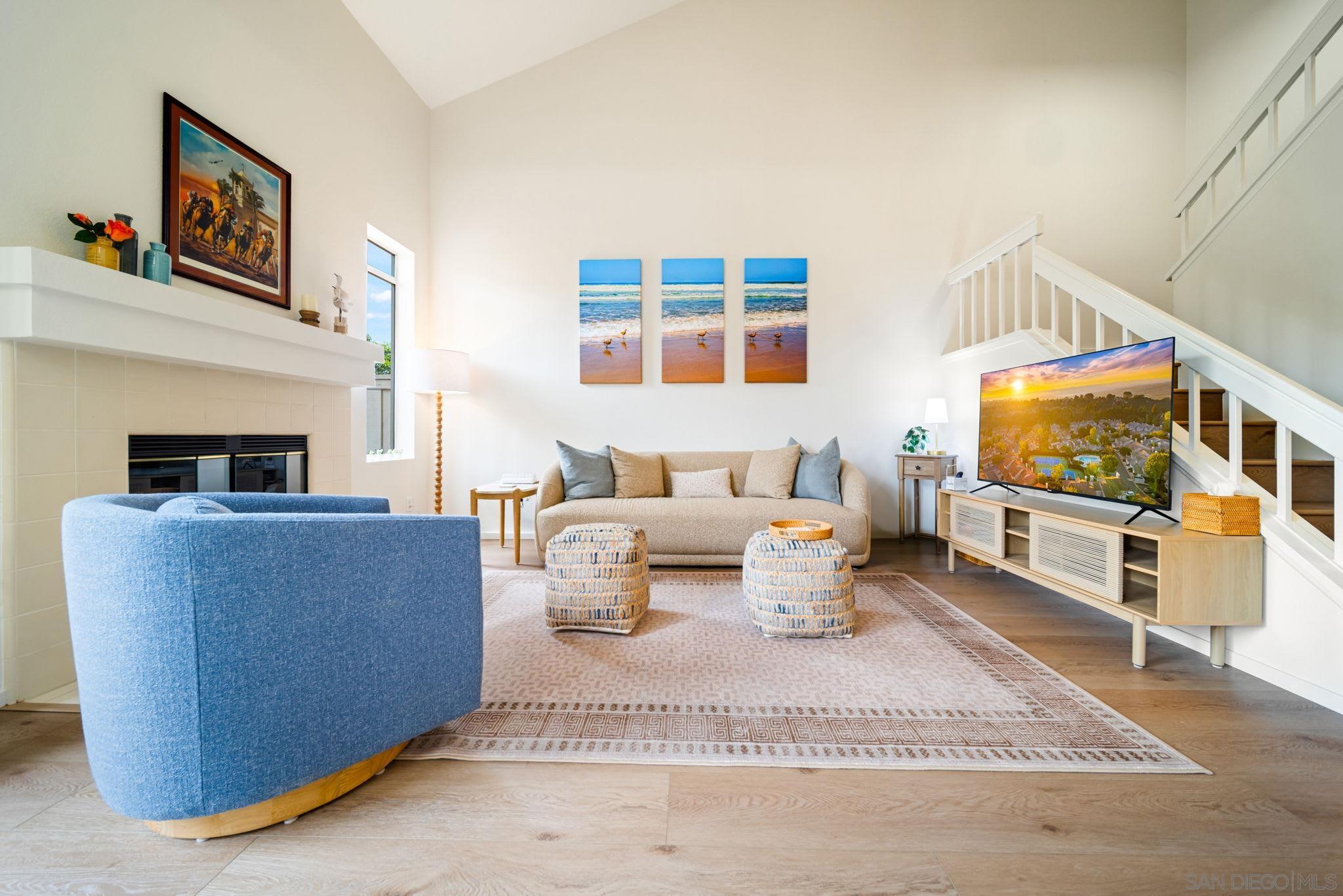 Detail Gallery Image 7 of 42 For 3876  Creststone, San Diego,  CA 92130 - 2 Beds | 2/1 Baths