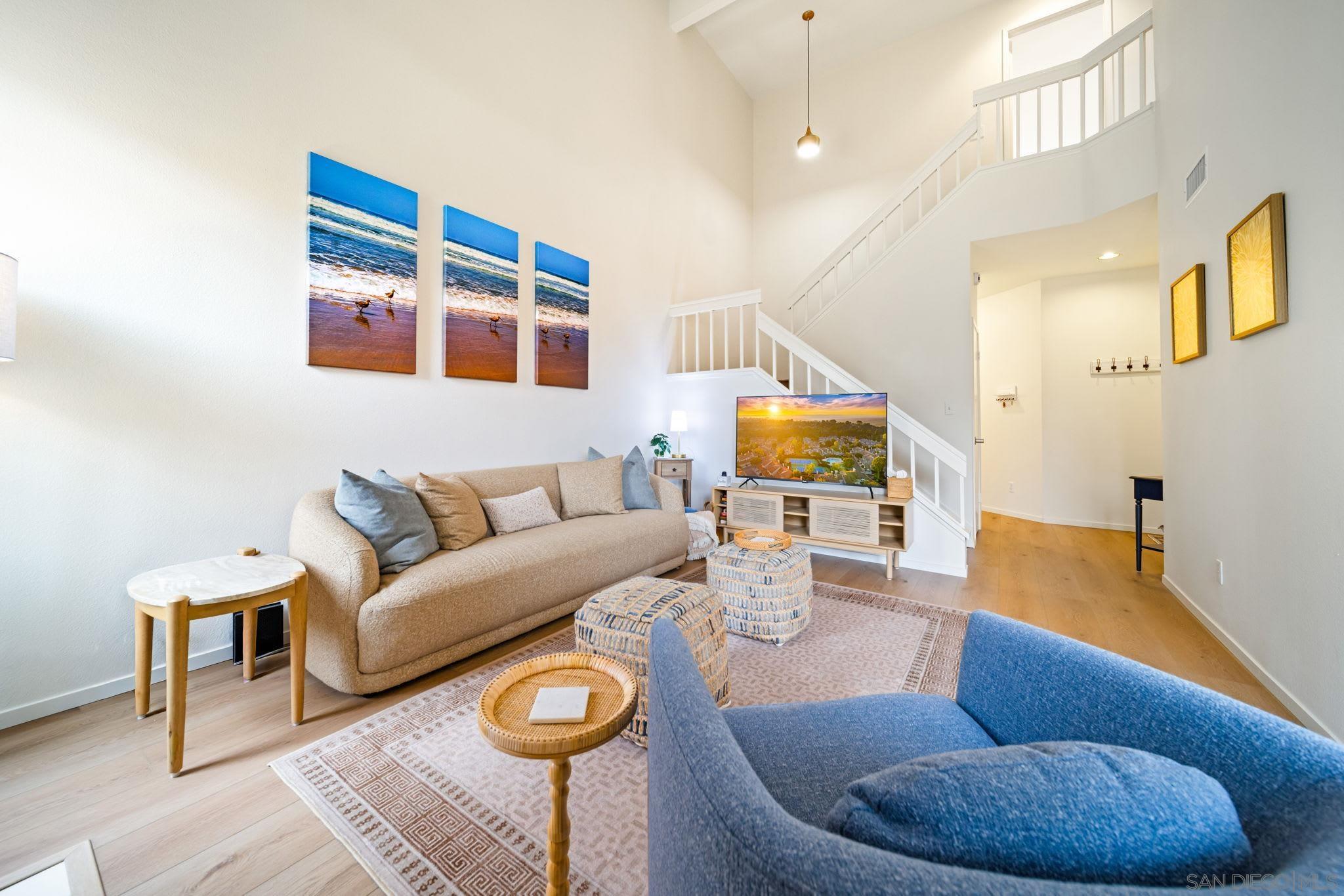 Detail Gallery Image 8 of 42 For 3876  Creststone, San Diego,  CA 92130 - 2 Beds | 2/1 Baths