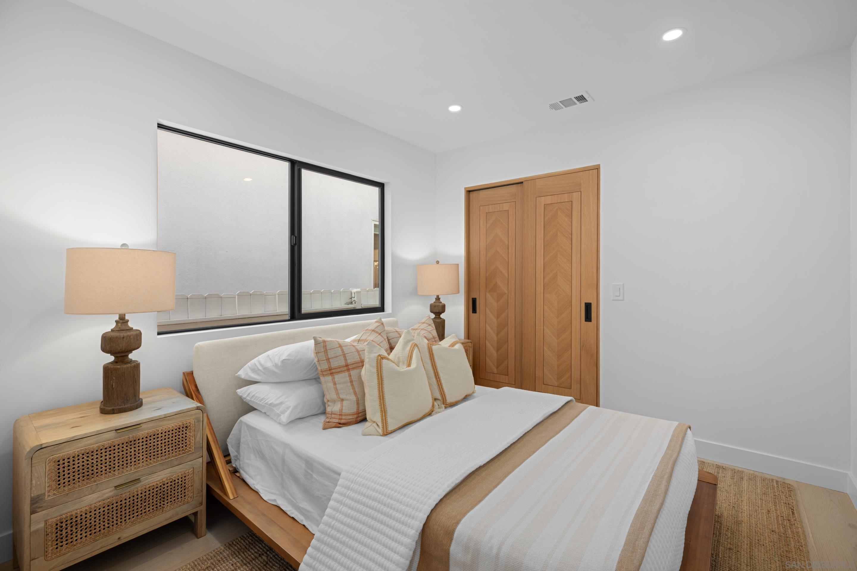 Detail Gallery Image 5 of 25 For 434 - 436  Bonair St, La Jolla,  CA 92037 - 3 Beds | 2 Baths