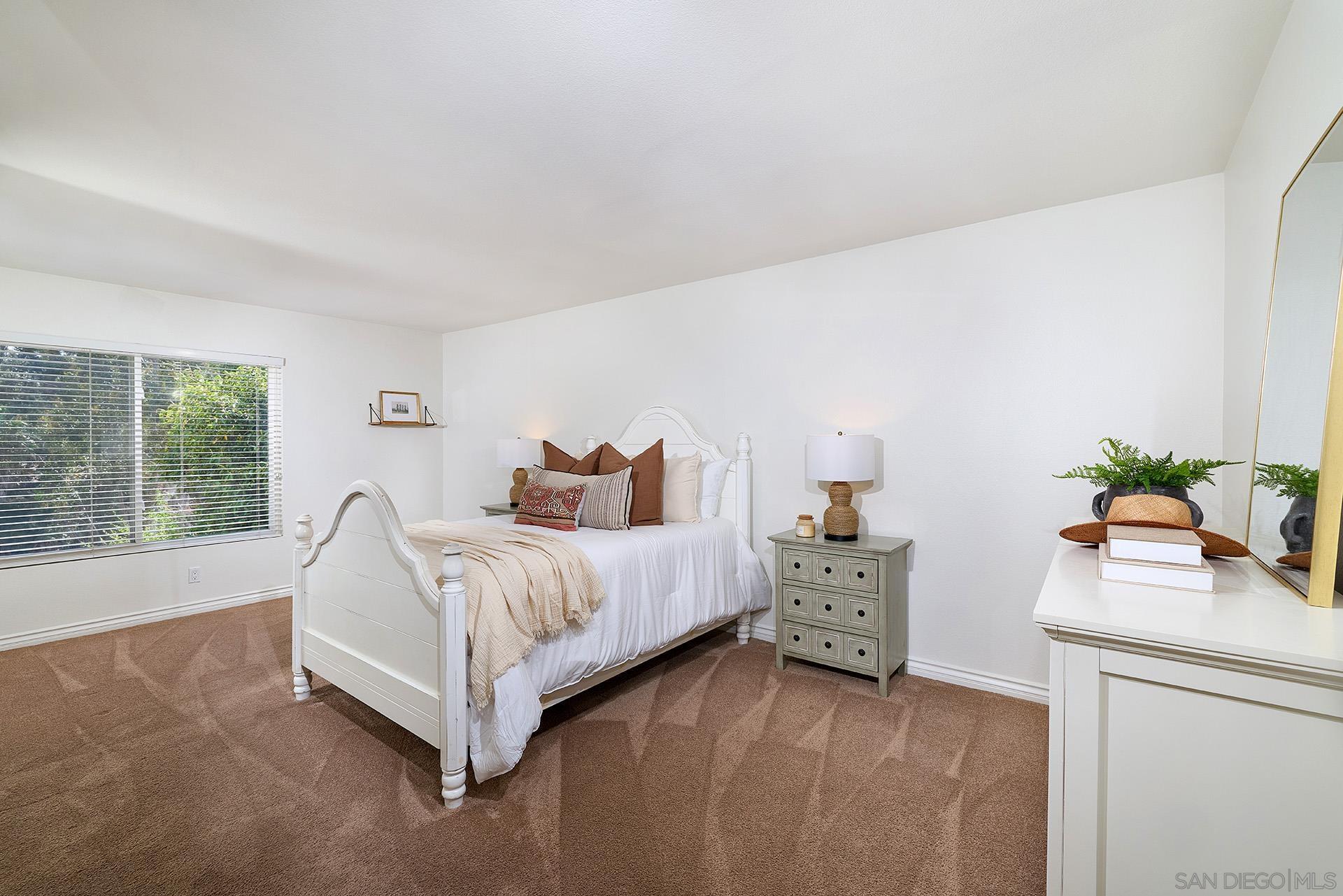 Detail Gallery Image 19 of 44 For 10585  Canyon Lake, San Diego,  CA 92131 - 6 Beds | 3/1 Baths