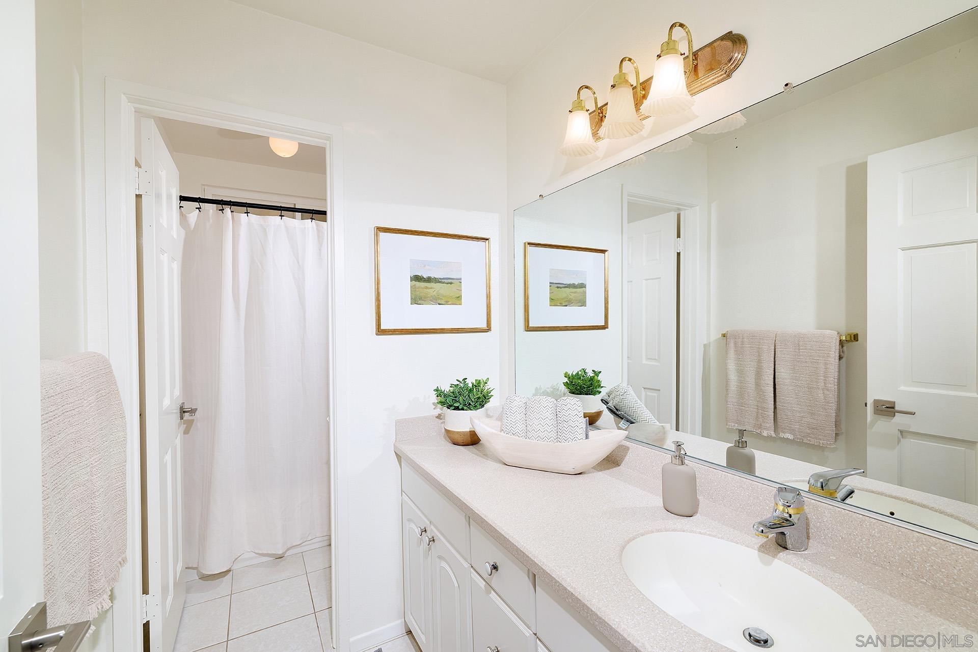 Detail Gallery Image 24 of 44 For 10585  Canyon Lake, San Diego,  CA 92131 - 6 Beds | 3/1 Baths